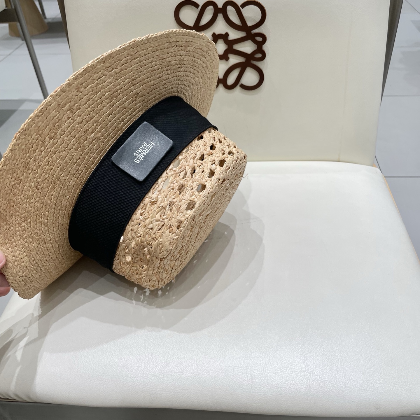  爱马仕 HERMES爱马仕新款拉菲草帽，走秀款、透气镂空设计，手工制做，头围57cm 沙滩必备！草本 
