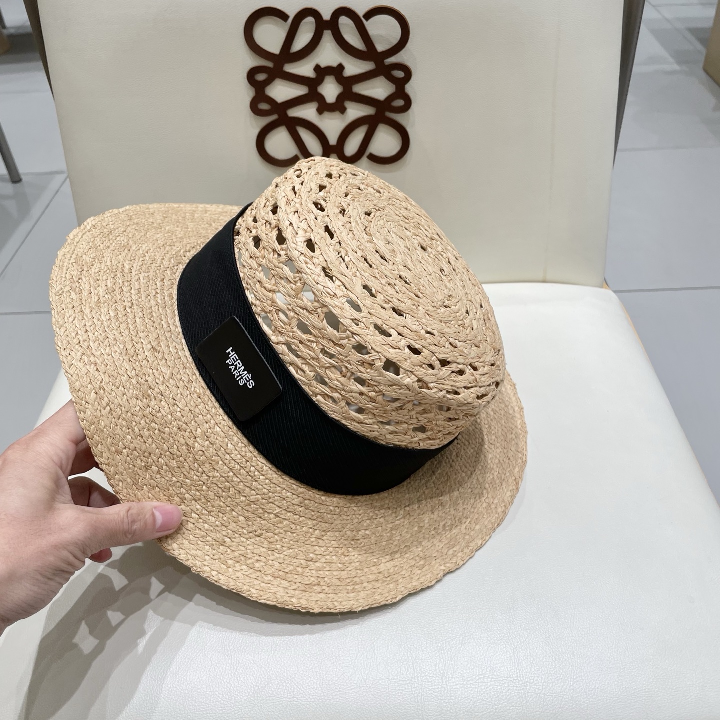  爱马仕 HERMES爱马仕新款拉菲草帽，走秀款、透气镂空设计，手工制做，头围57cm 沙滩必备！草本 
