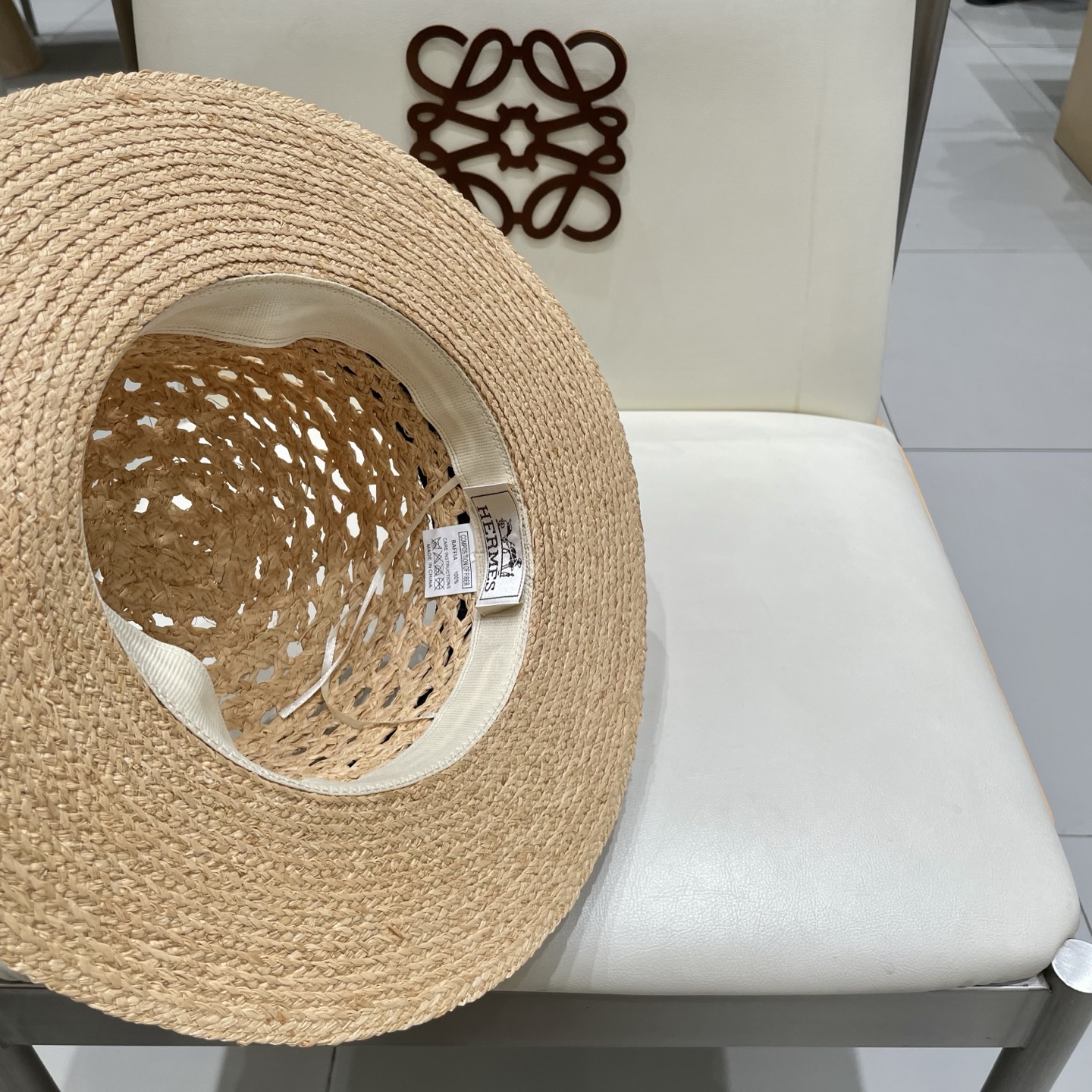  爱马仕 HERMES爱马仕新款拉菲草帽，走秀款、透气镂空设计，手工制做，头围57cm 沙滩必备！草本 