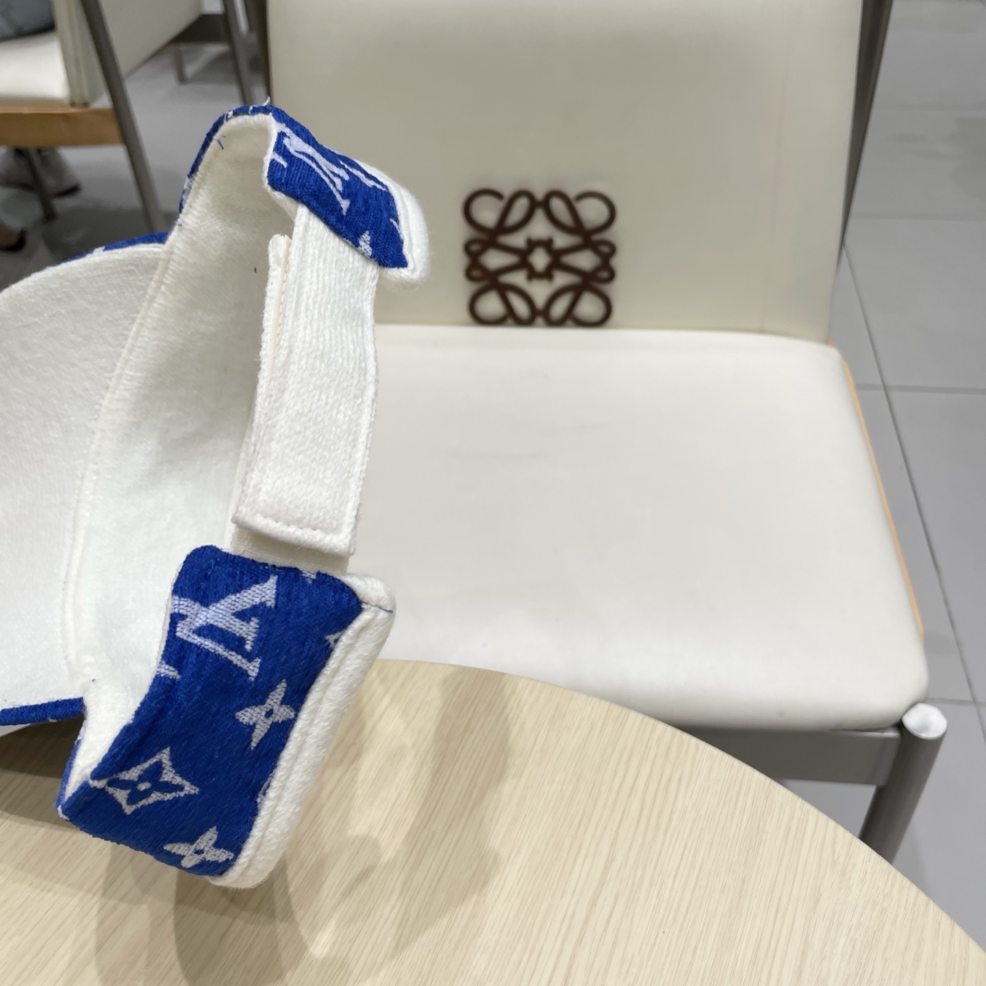  LV路易威登原单刺绣空顶遮阳帽 专柜热卖款纯棉内里，轻盈透气。完美版型，对格精准无误，原厂品质，独家实