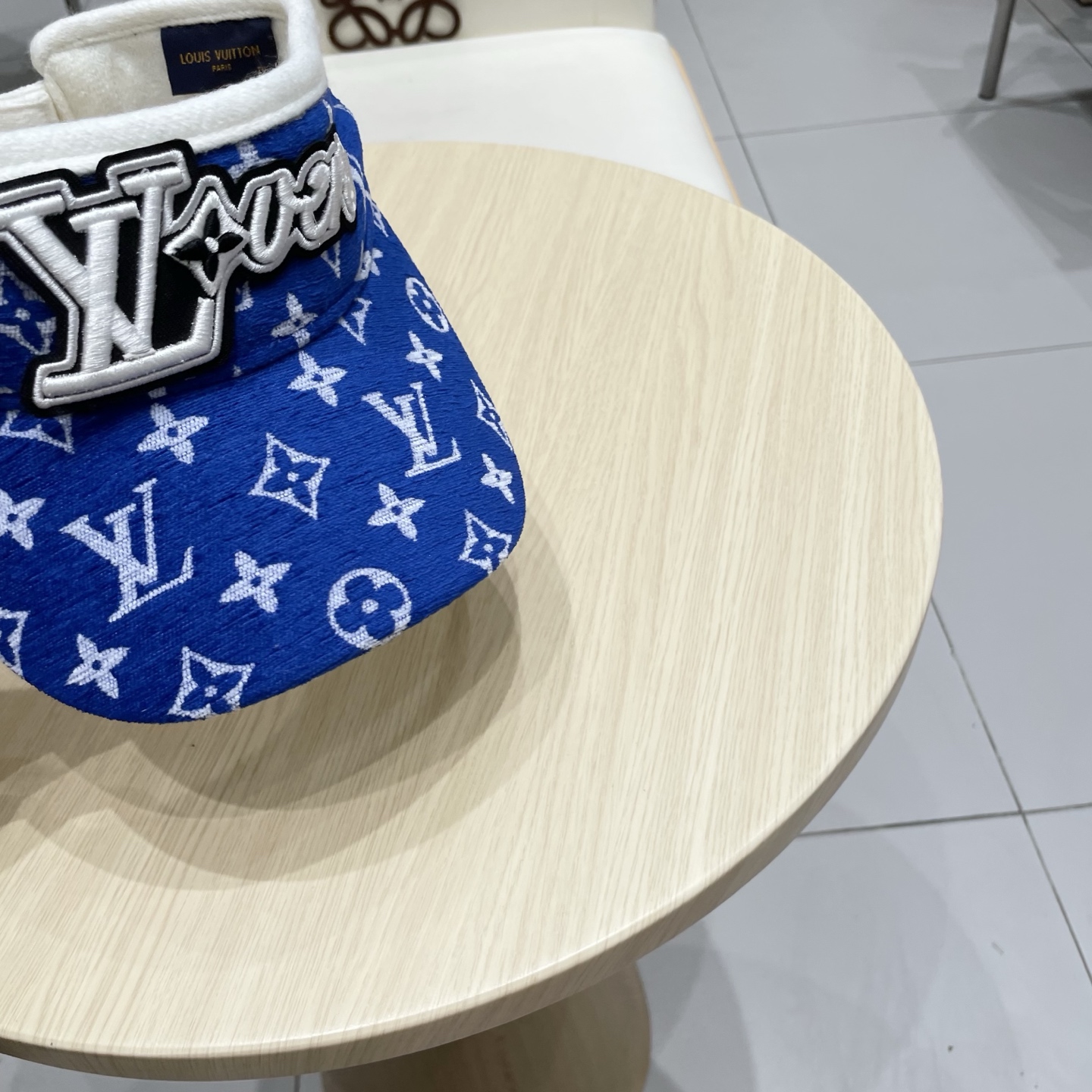  LV路易威登原单刺绣空顶遮阳帽 专柜热卖款纯棉内里，轻盈透气。完美版型，对格精准无误，原厂品质，独家实