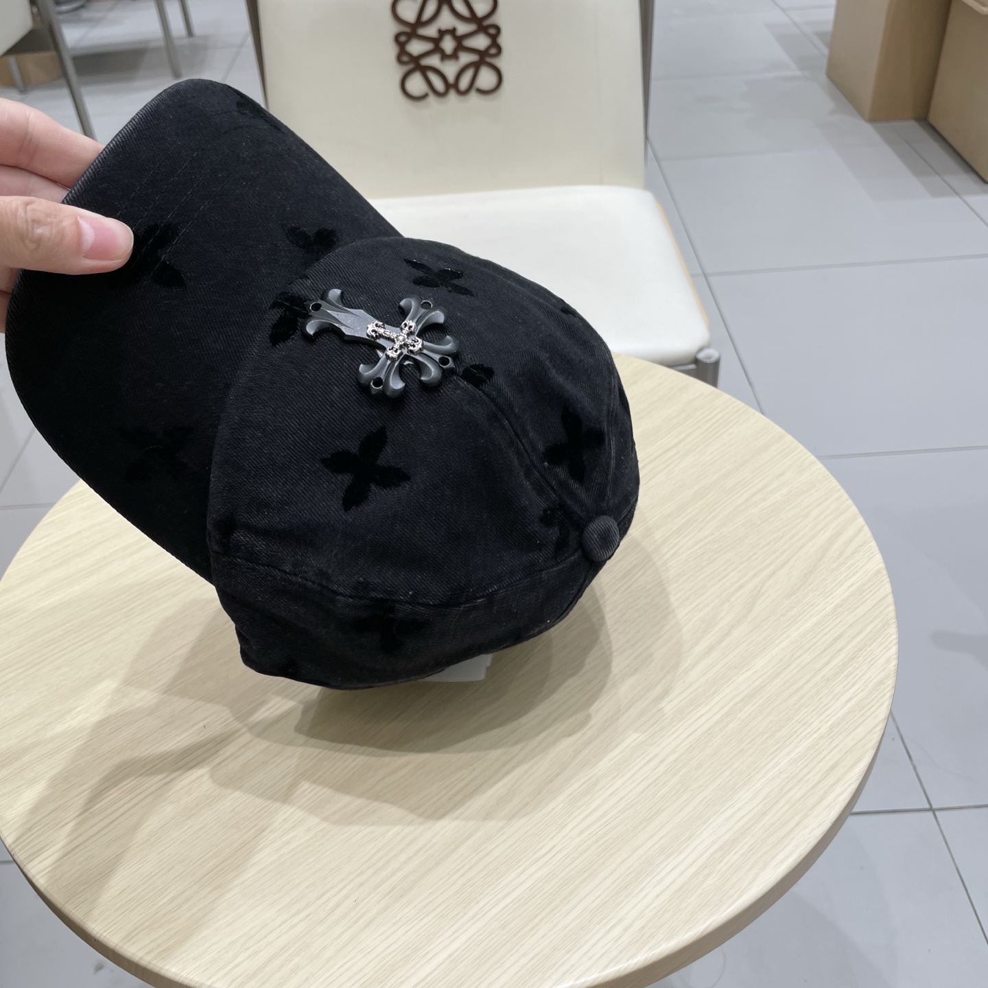 克罗心 🆕🆕新款棒球帽，个性时尚经典十字架标志，休闲带点酷酷的感觉，中性款男女同款！超好搭！头围:56-