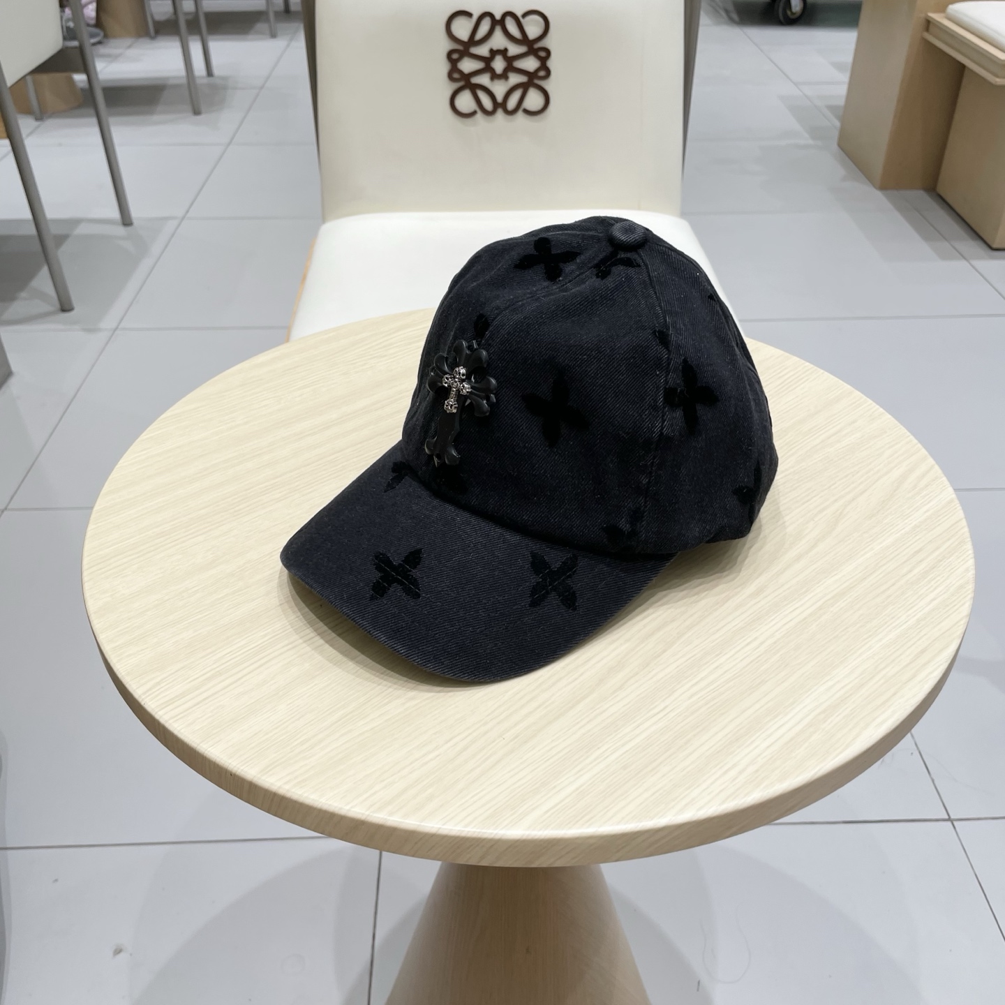 克罗心 🆕🆕新款棒球帽，个性时尚经典十字架标志，休闲带点酷酷的感觉，中性款男女同款！超好搭！头围:56-