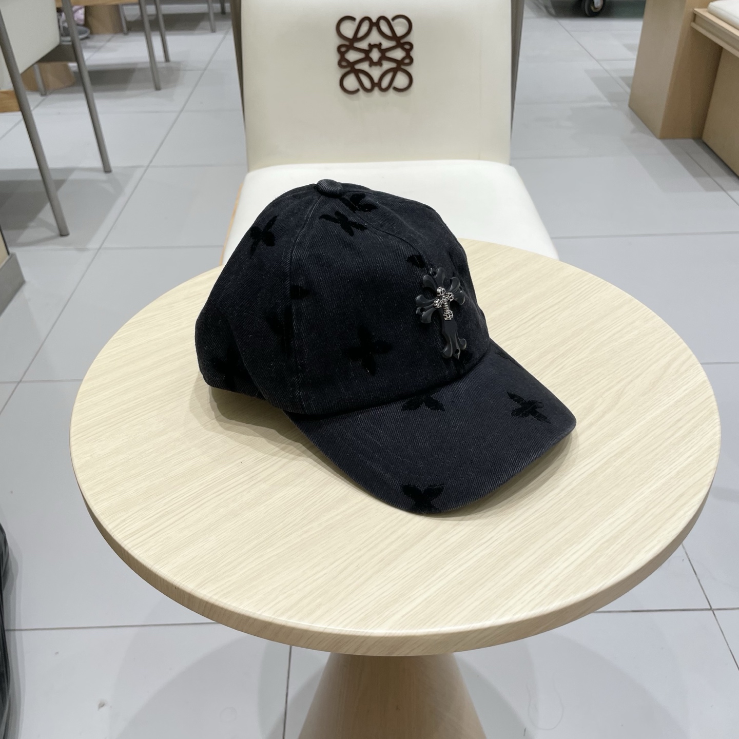 克罗心 🆕🆕新款棒球帽，个性时尚经典十字架标志，休闲带点酷酷的感觉，中性款男女同款！超好搭！头围:56-