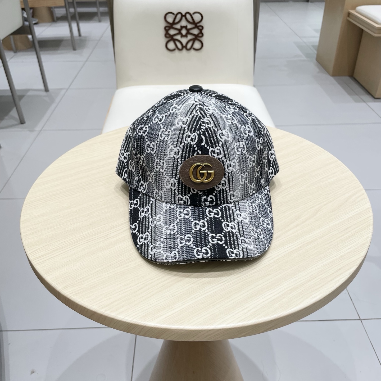 NO:364542,The new product of Guchi baseball cap GUCCI official website, baseball cap, original quality is coming, very exquisite craftsmanship, high-end, atmospheric and up-class!  Low-key luxury, easy to carry!  Run volume!  Hat fisherman hat baseball hat knit hat, hat, gucci, espadrilles, hats古奇棒球帽GUCCI官网新品,棒球帽,原单品质火爆来袭 工艺非常精美 高档大气上档次！低调奢华,方便携带！跑量！帽子渔夫帽棒球帽针织帽,帽子,gucci,espadrilles,hats,hat