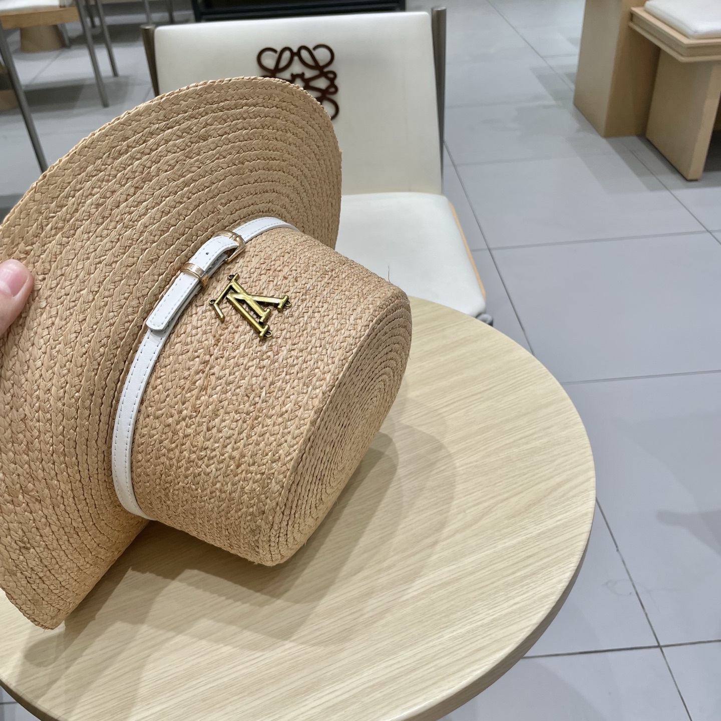  Lv路易威登新款平顶拉菲草帽，头围57cm