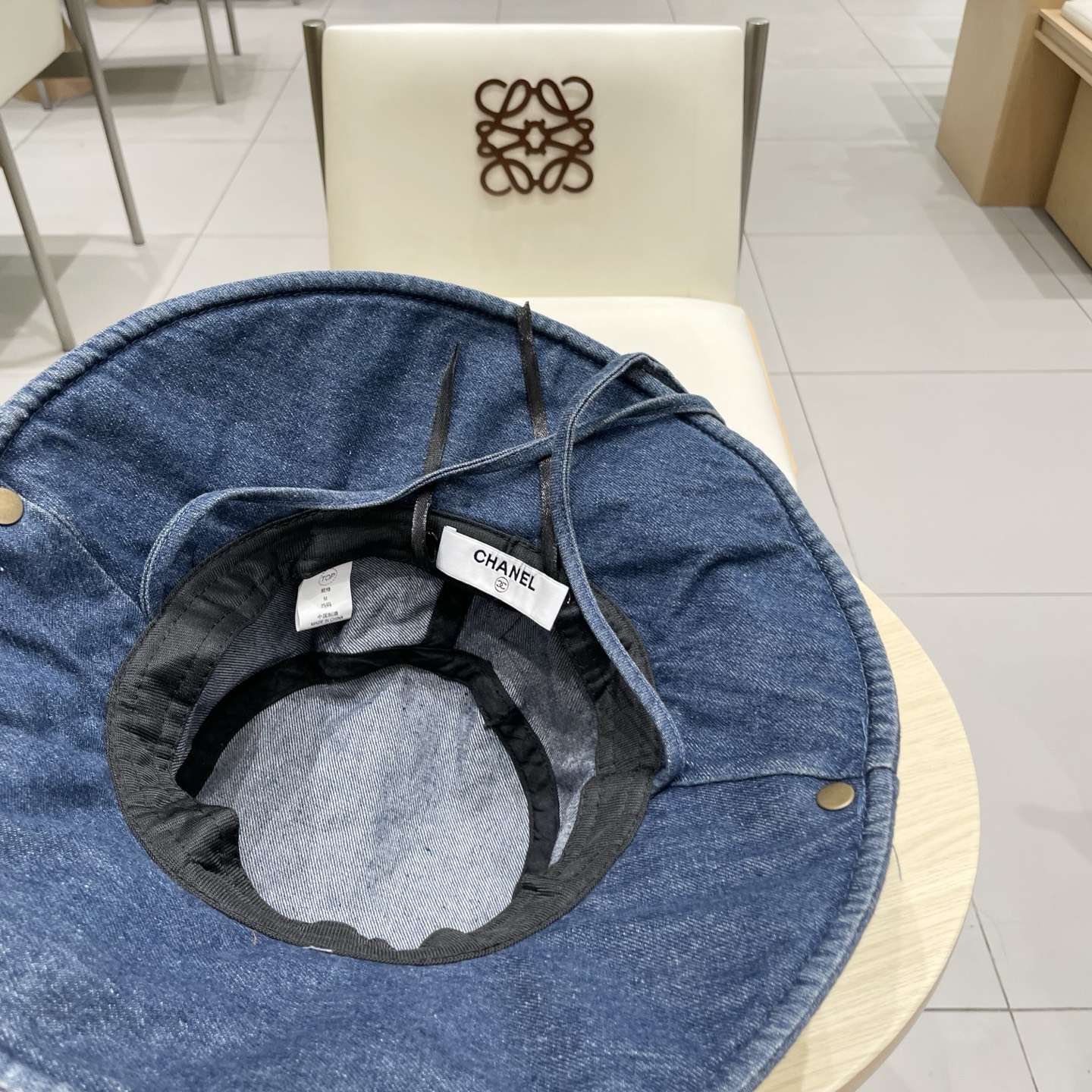 CHANEL香奈儿新款🆕牛仔蓝复古款式渔夫帽🔸 节假日旅游带它出去美美哒❕  中古款哟.这种帽子不容易撞