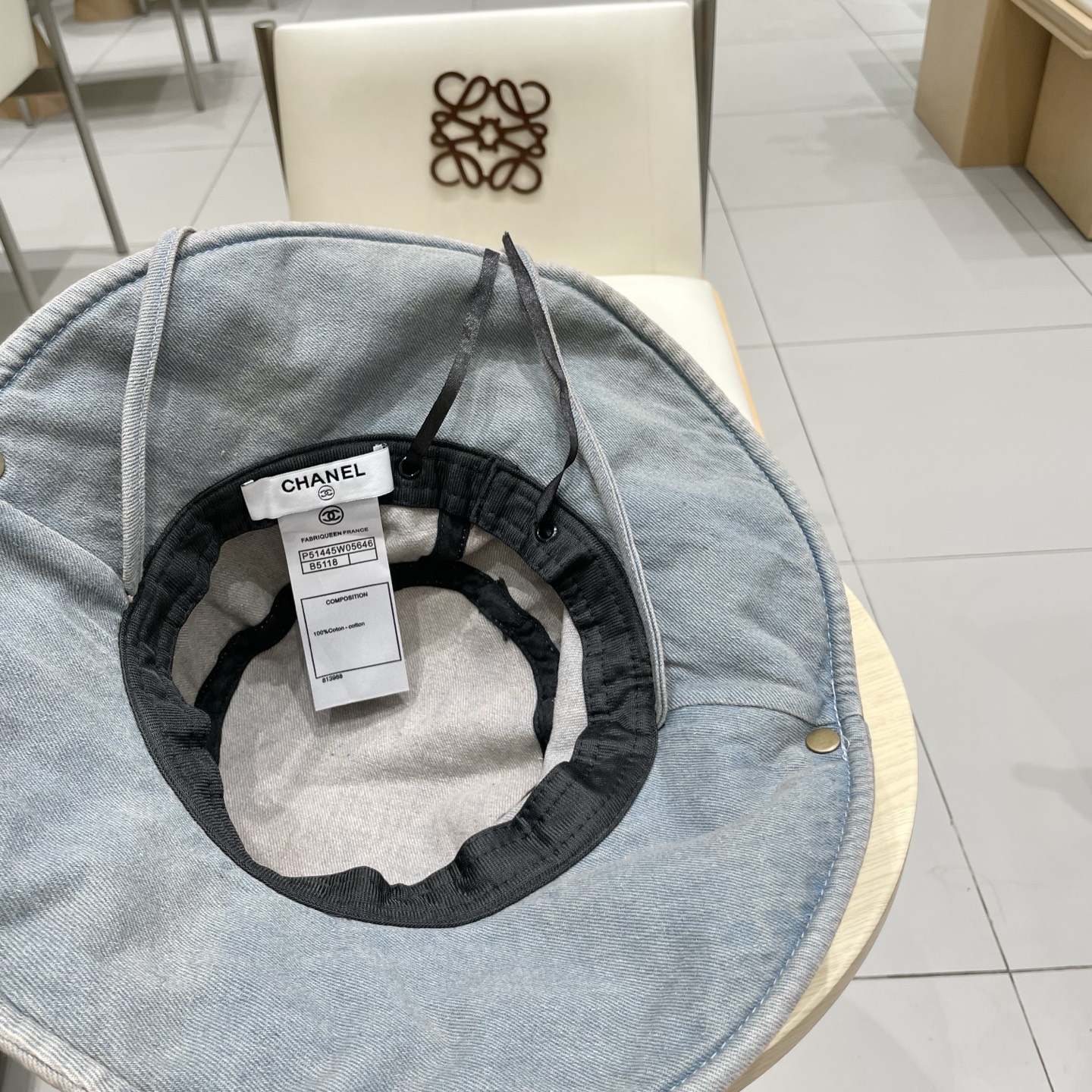 CHANEL香奈儿新款🆕牛仔蓝复古款式渔夫帽🔸 节假日旅游带它出去美美哒❕  中古款哟.这种帽子不容易撞