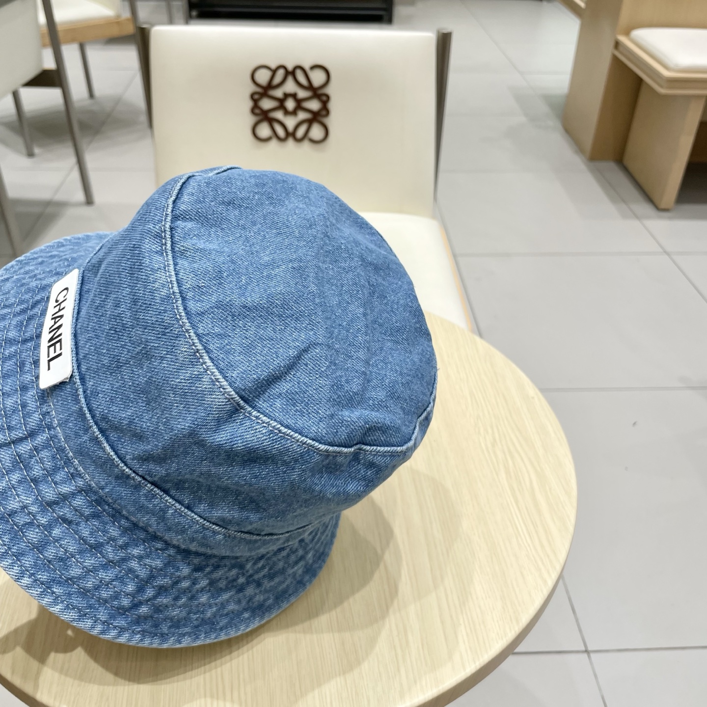  CHANEL香奈儿新款🆕牛仔蓝复古款式渔夫帽🔸 节假日旅游带它出去美美哒❕  中古款哟.这种帽子不容易
