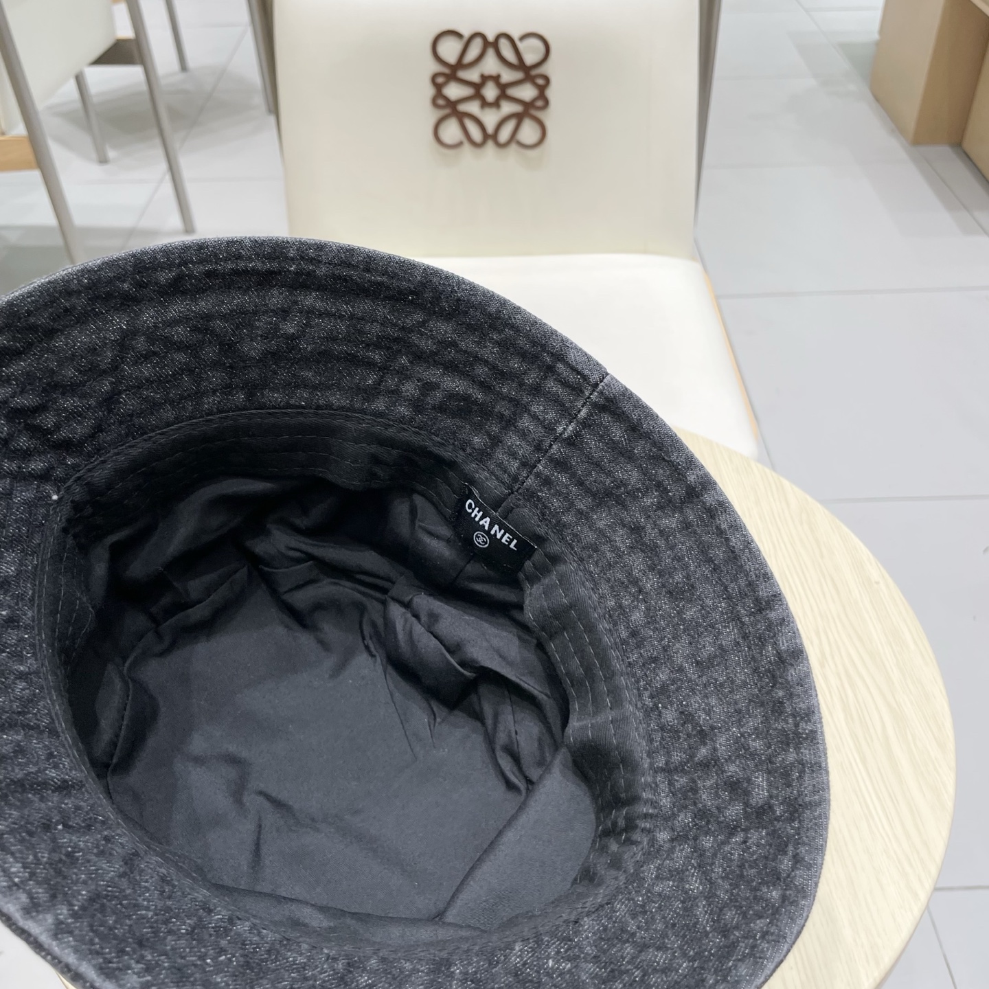  CHANEL香奈儿新款🆕牛仔蓝复古款式渔夫帽🔸 节假日旅游带它出去美美哒❕  中古款哟.这种帽子不容易