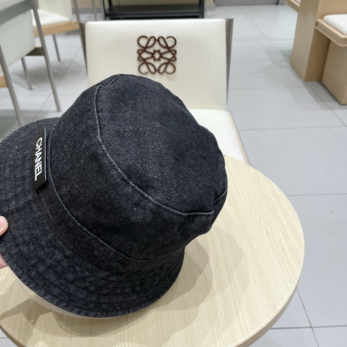  CHANEL香奈儿新款🆕牛仔蓝复古款式渔夫帽🔸 节假日旅游带它出去美美哒❕  中古款哟.这种帽子不容易