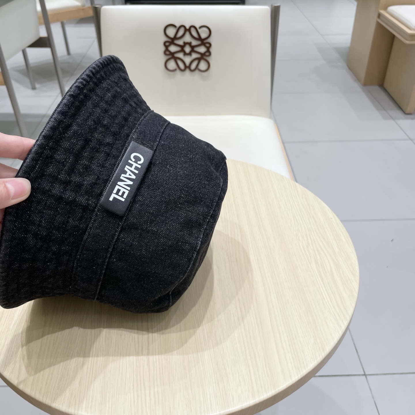  CHANEL香奈儿新款🆕牛仔蓝复古款式渔夫帽🔸 节假日旅游带它出去美美哒❕  中古款哟.这种帽子不容易