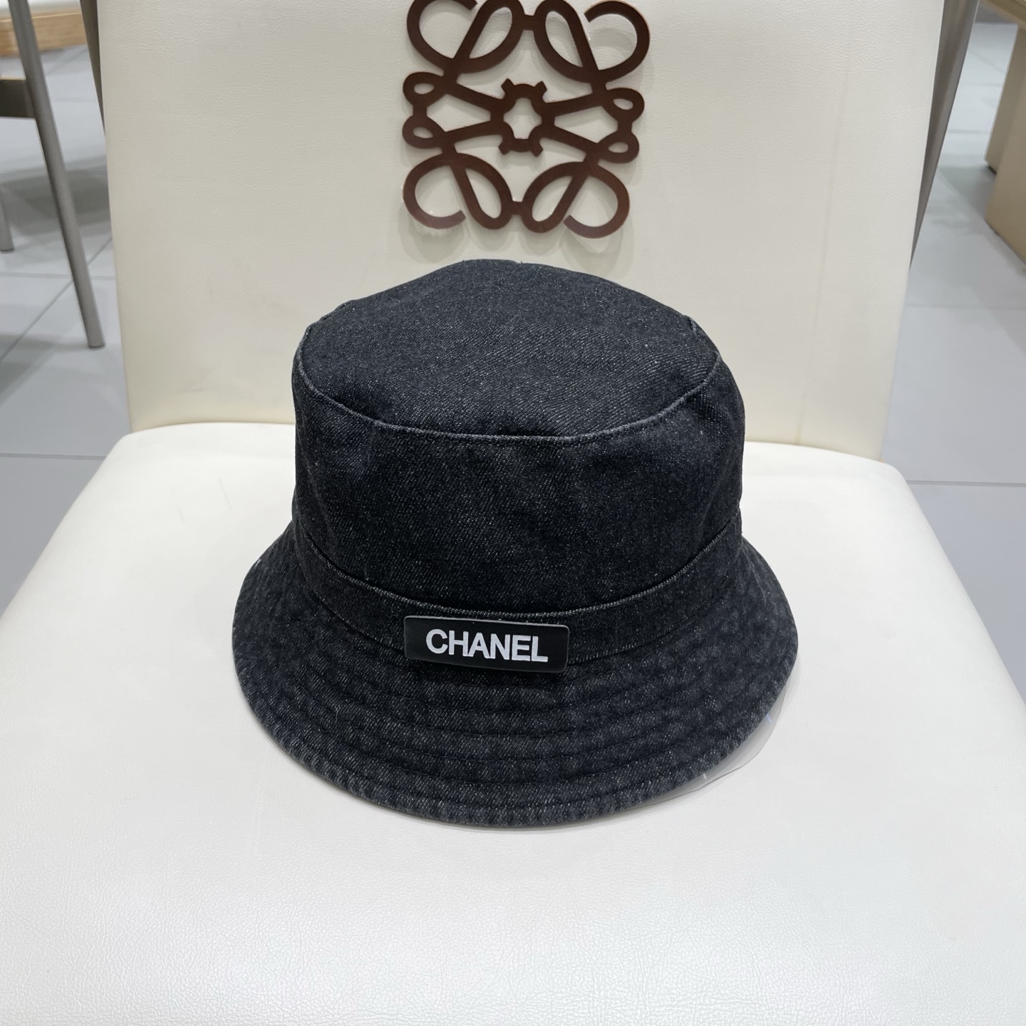  CHANEL香奈儿新款🆕牛仔蓝复古款式渔夫帽🔸 节假日旅游带它出去美美哒❕  中古款哟.这种帽子不容易