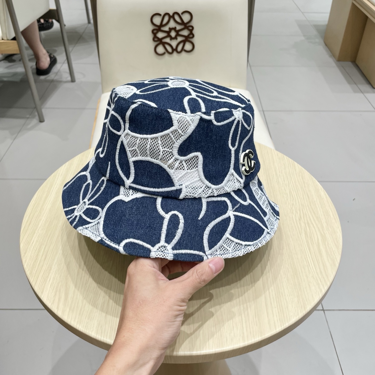  chanel香奈儿渔夫帽女春夏季镂空透气刺绣花朵牛仔盆帽新款显脸小遮阳帽可折叠