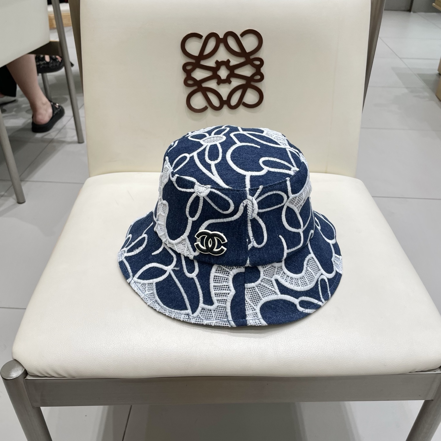  chanel香奈儿渔夫帽女春夏季镂空透气刺绣花朵牛仔盆帽新款显脸小遮阳帽可折叠