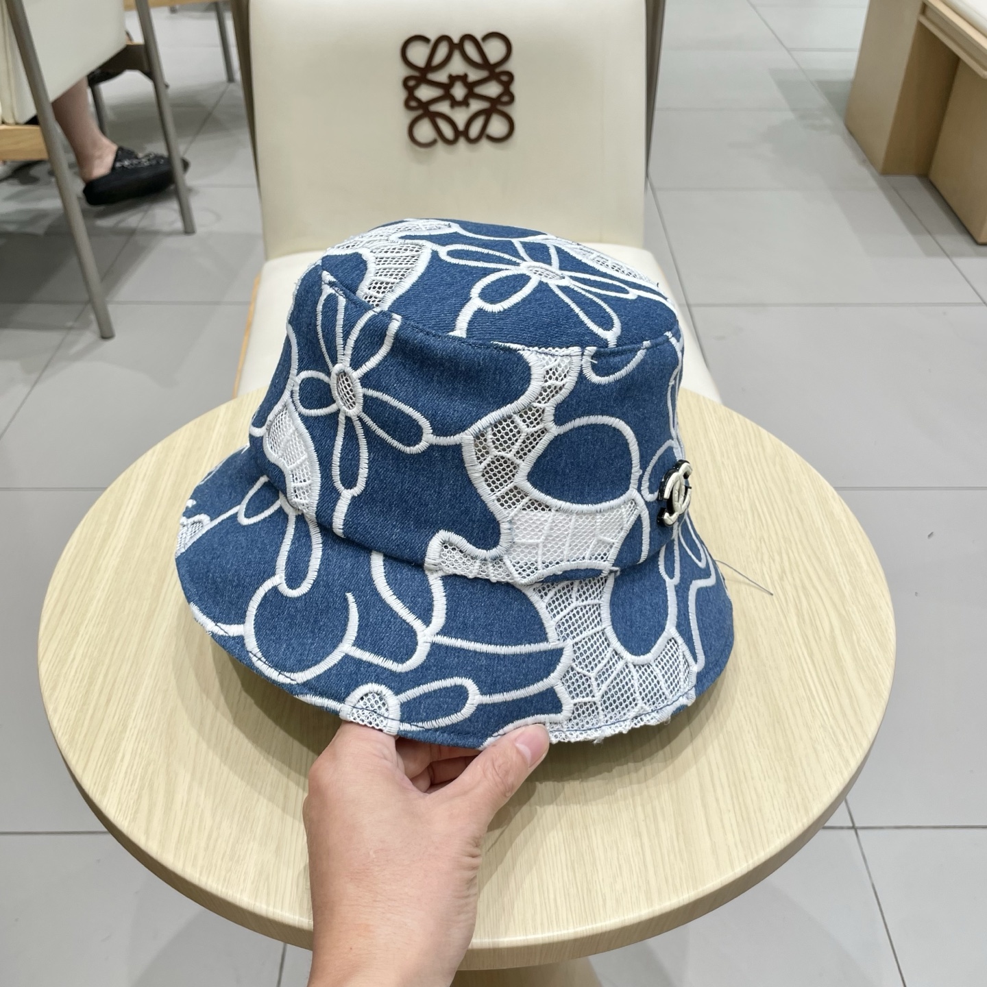  chanel香奈儿渔夫帽女春夏季镂空透气刺绣花朵牛仔盆帽新款显脸小遮阳帽可折叠