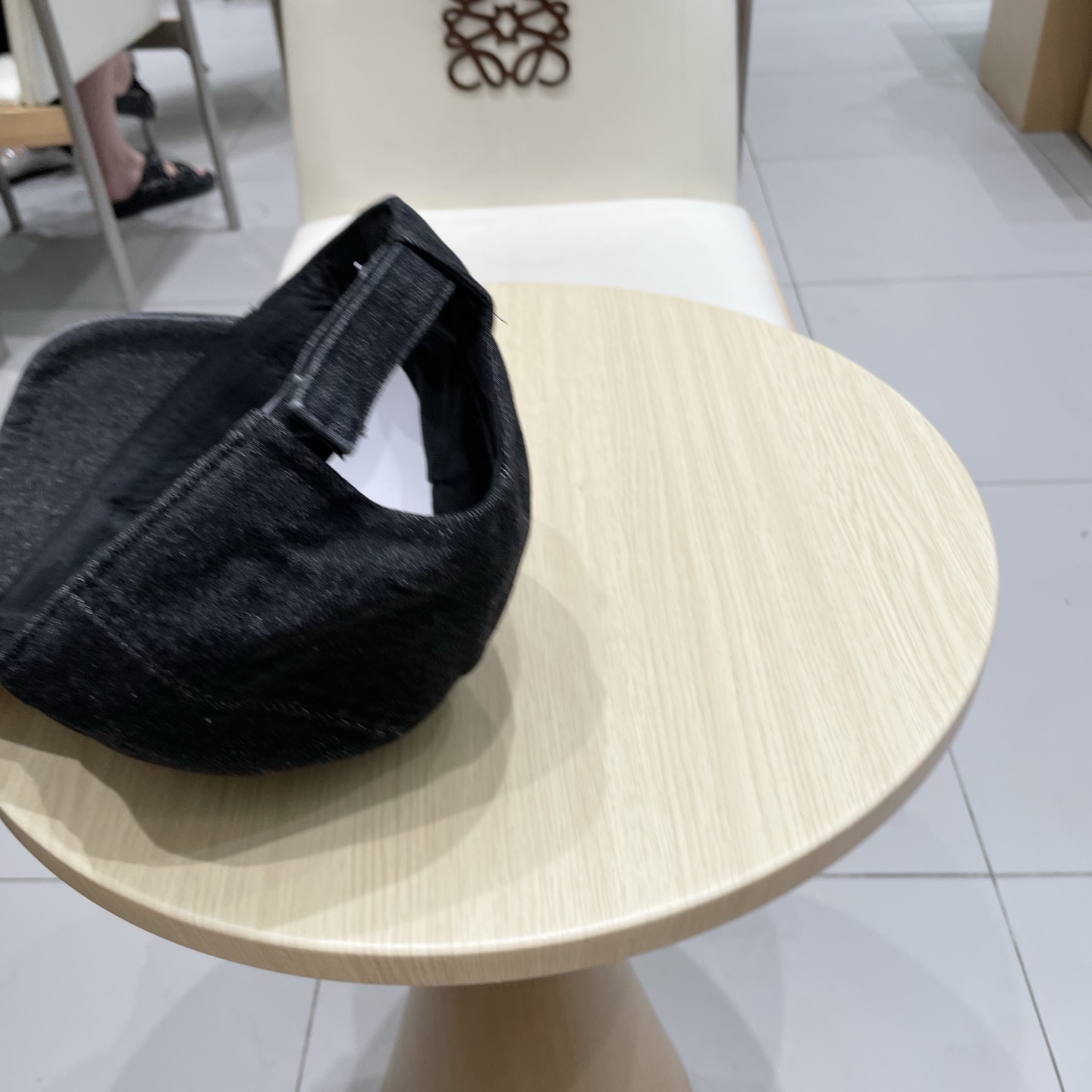  CHANEL香奈儿新款🆕牛仔蓝复古款式棒球帽🧢🔸 节假日旅游带它出去美美哒❕  中古款哟.这种帽子不容