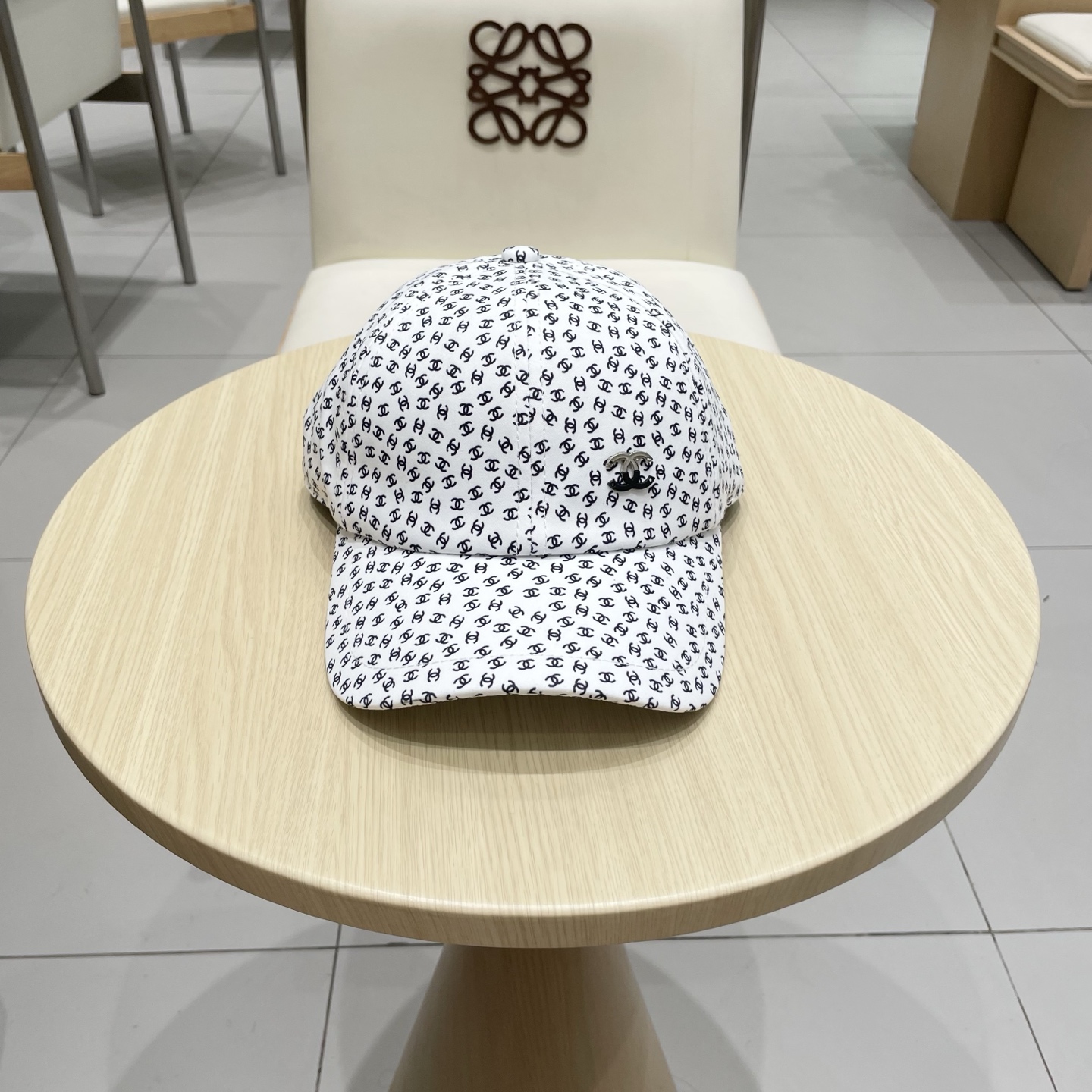 NO:358051,Chanel CHANEL new baseball cap, small scent logo classic simple, fashionable and casual design running new hat straw hat fisherman hat baseball cap, hat, chanel, chanel, espadrilles, hats香奈儿CHANEL 新品棒球帽,小香logo经典简约,时尚休闲设计 跑量新品帽子草帽渔夫帽棒球帽,帽子,chanel,chanel,espadrilles,hats,hat