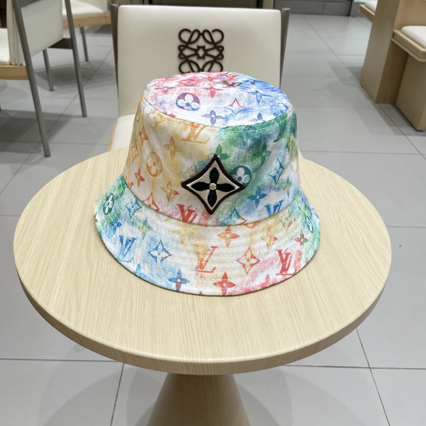 渔夫帽。棒球帽 LV 爆联名款渔夫帽，彩色logo帽子小红书网红爆款，男女同款