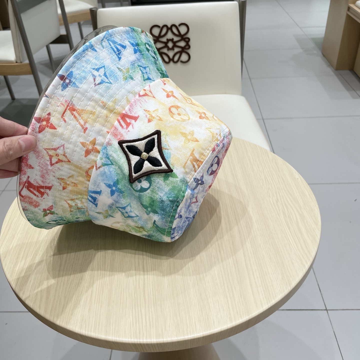 渔夫帽。棒球帽 LV 爆联名款渔夫帽，彩色logo帽子小红书网红爆款，男女同款