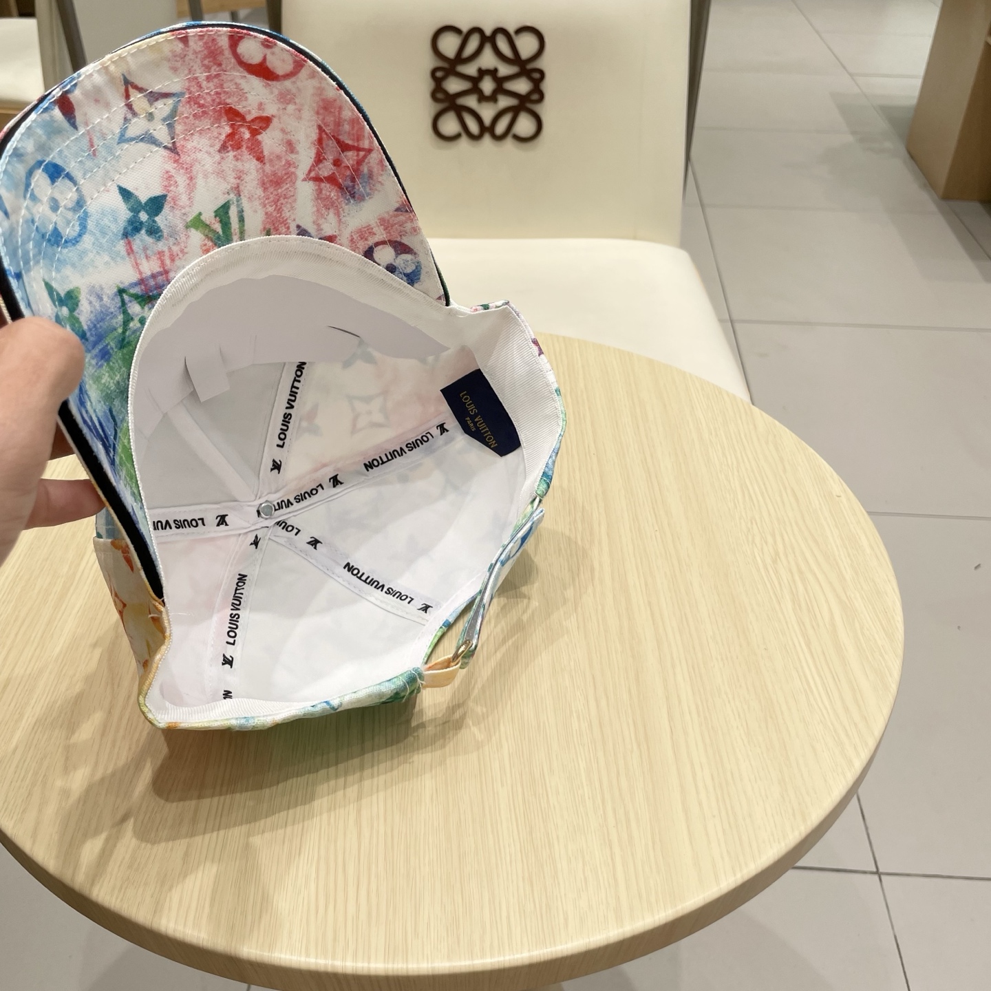 渔夫帽。棒球帽 LV 爆联名款渔夫帽，彩色logo帽子小红书网红爆款，男女同款