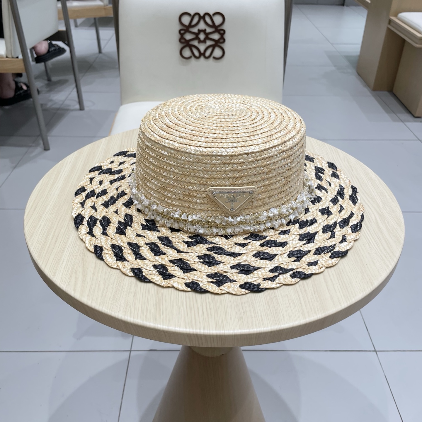 NO:357723,Chanel Chanel straw hat, color block hat, head circumference 57cm hat, straw hat fisherman hat baseball hat, hat, chanel, chanel, espadrilles, hatsChanel香奈儿麦秆草帽,拼色帽,头围57cm帽子草帽渔夫帽棒球帽,帽子,chanel,chanel,espadrilles,hats,hat