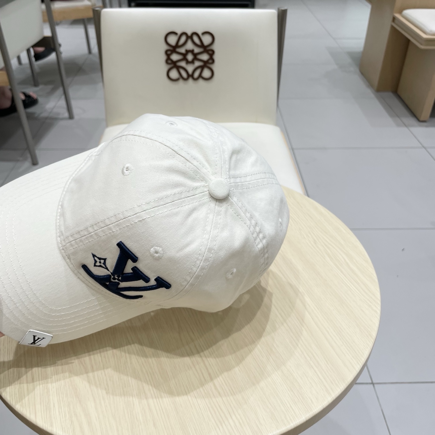  🧢路易威登棒球帽 LouisVuitton😍新款LV棒球帽，重工打造♥️高端大气，百搭款🤗男女通用！跑