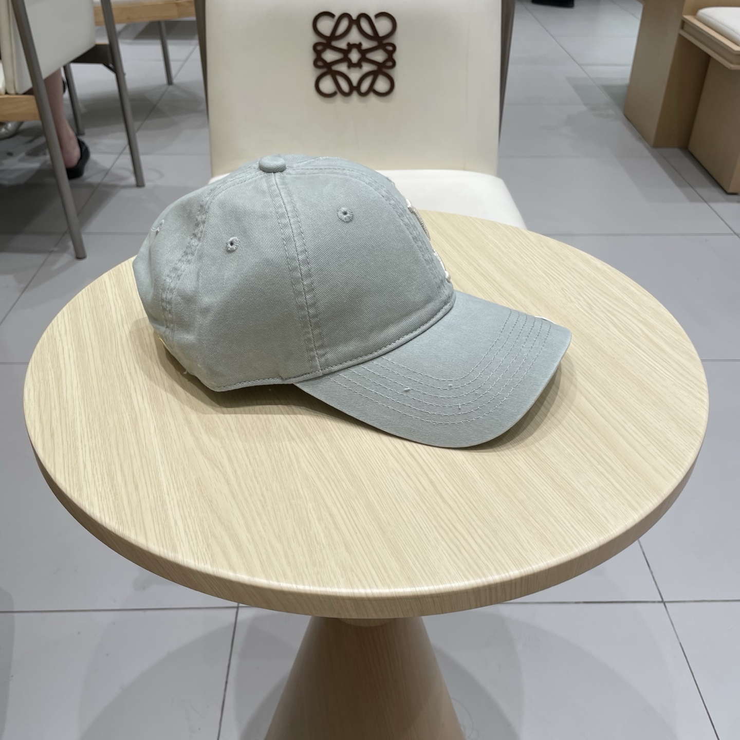  🧢路易威登棒球帽 LouisVuitton😍新款LV棒球帽，重工打造♥️高端大气，百搭款🤗男女通用！跑