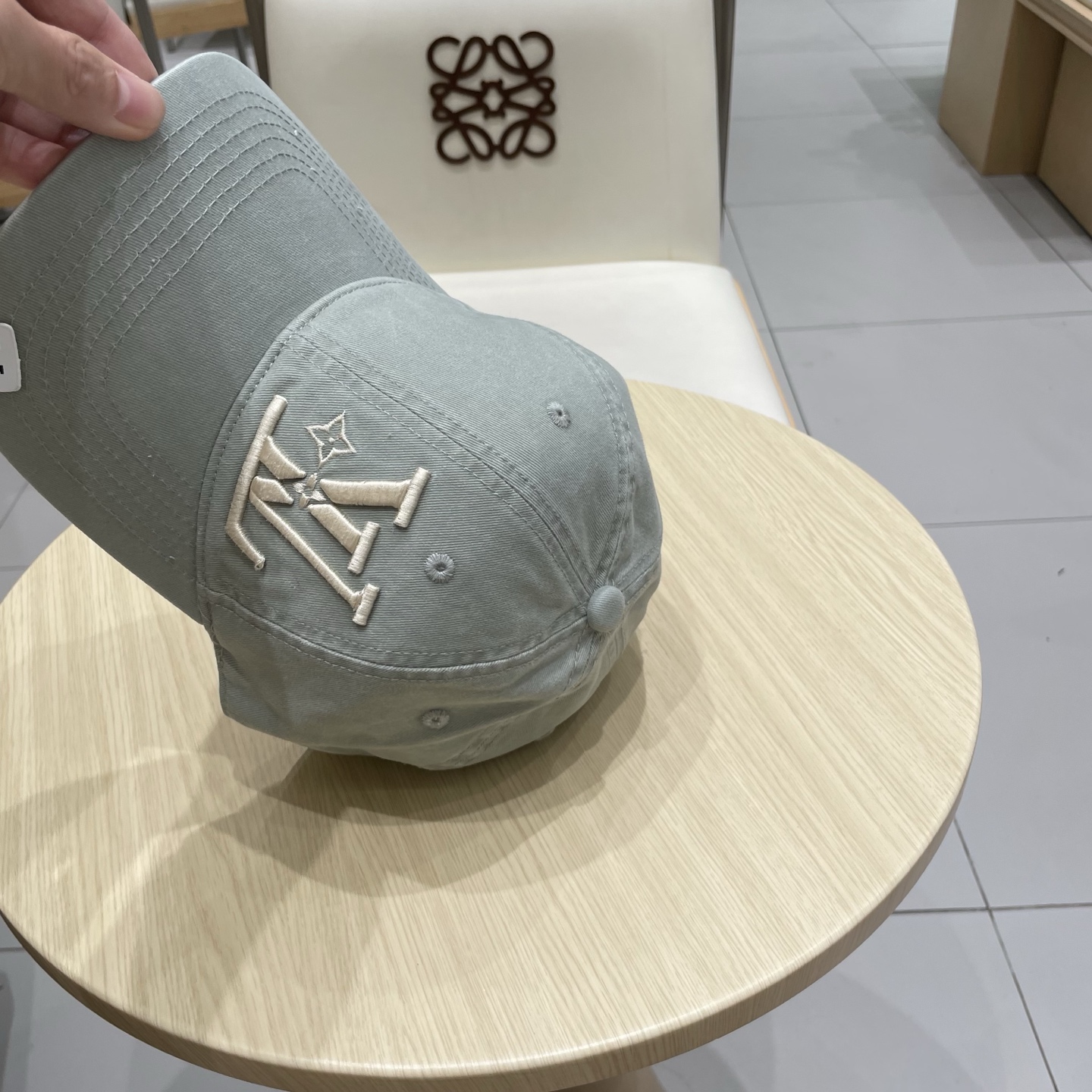  🧢路易威登棒球帽 LouisVuitton😍新款LV棒球帽，重工打造♥️高端大气，百搭款🤗男女通用！跑