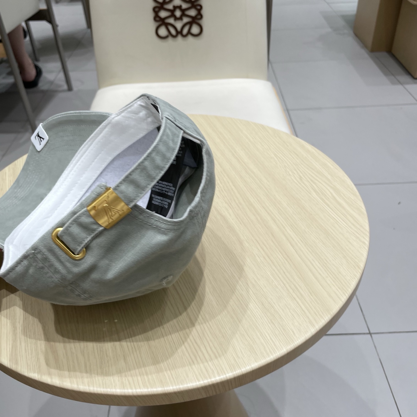  🧢路易威登棒球帽 LouisVuitton😍新款LV棒球帽，重工打造♥️高端大气，百搭款🤗男女通用！跑