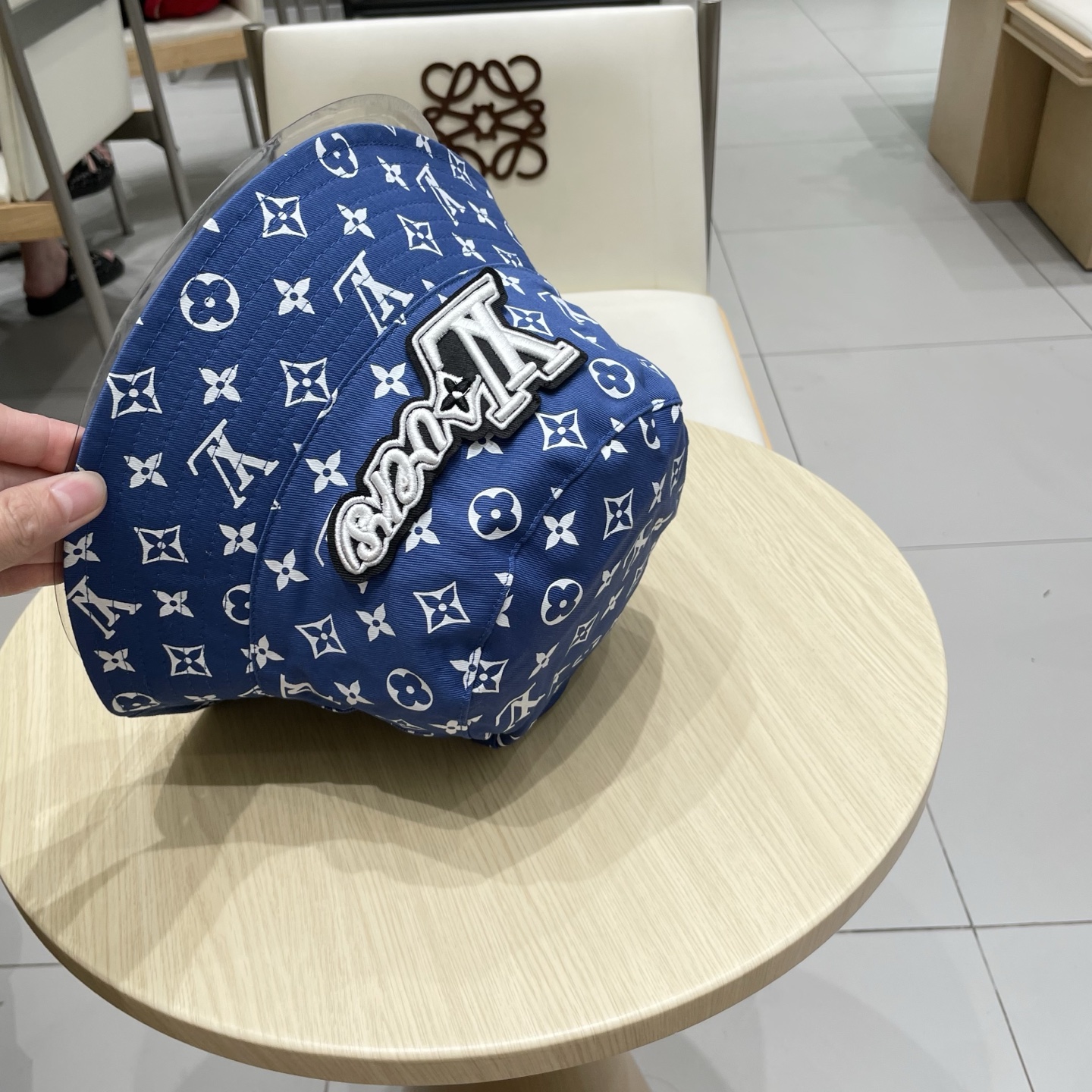  LV Tyer🔥爆联名款双面渔夫帽，帽子可以双面戴，买一个顶两个，小红书网红爆款，男女同款