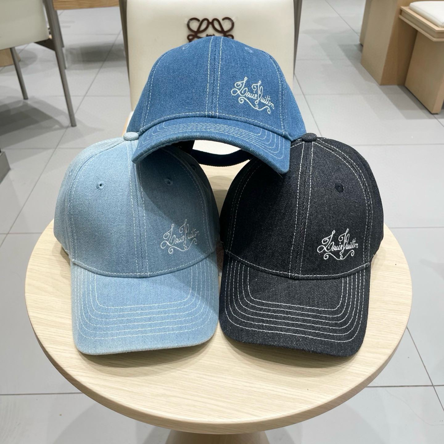  🧢LV路易威登🧢 官网高版出货，经典刺绣棒球帽，四季可用，出门必备，非常显脸小