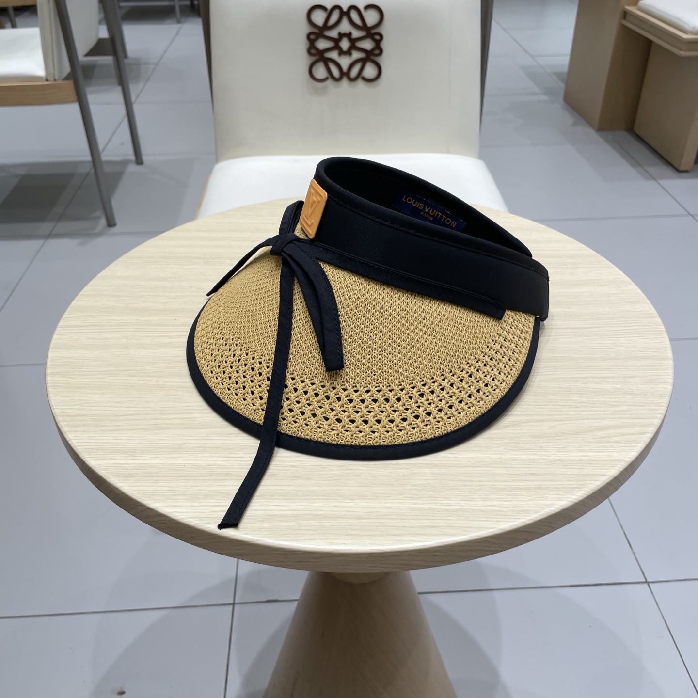  LV路易威登原单刺绣空顶遮阳帽 轻盈透气。完美版型，对格精准无误，原厂品质，独家实物拍
