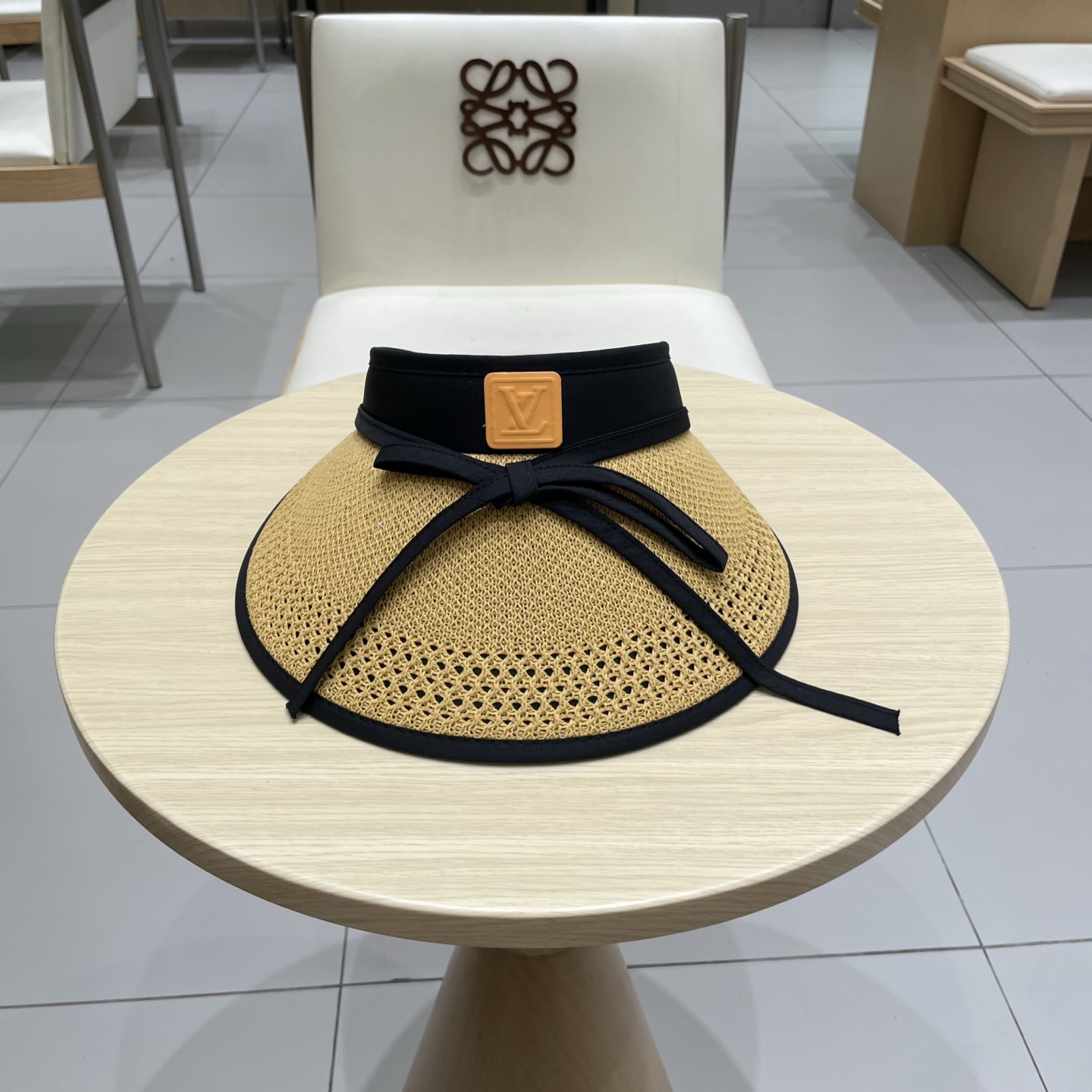  LV路易威登原单刺绣空顶遮阳帽 轻盈透气。完美版型，对格精准无误，原厂品质，独家实物拍