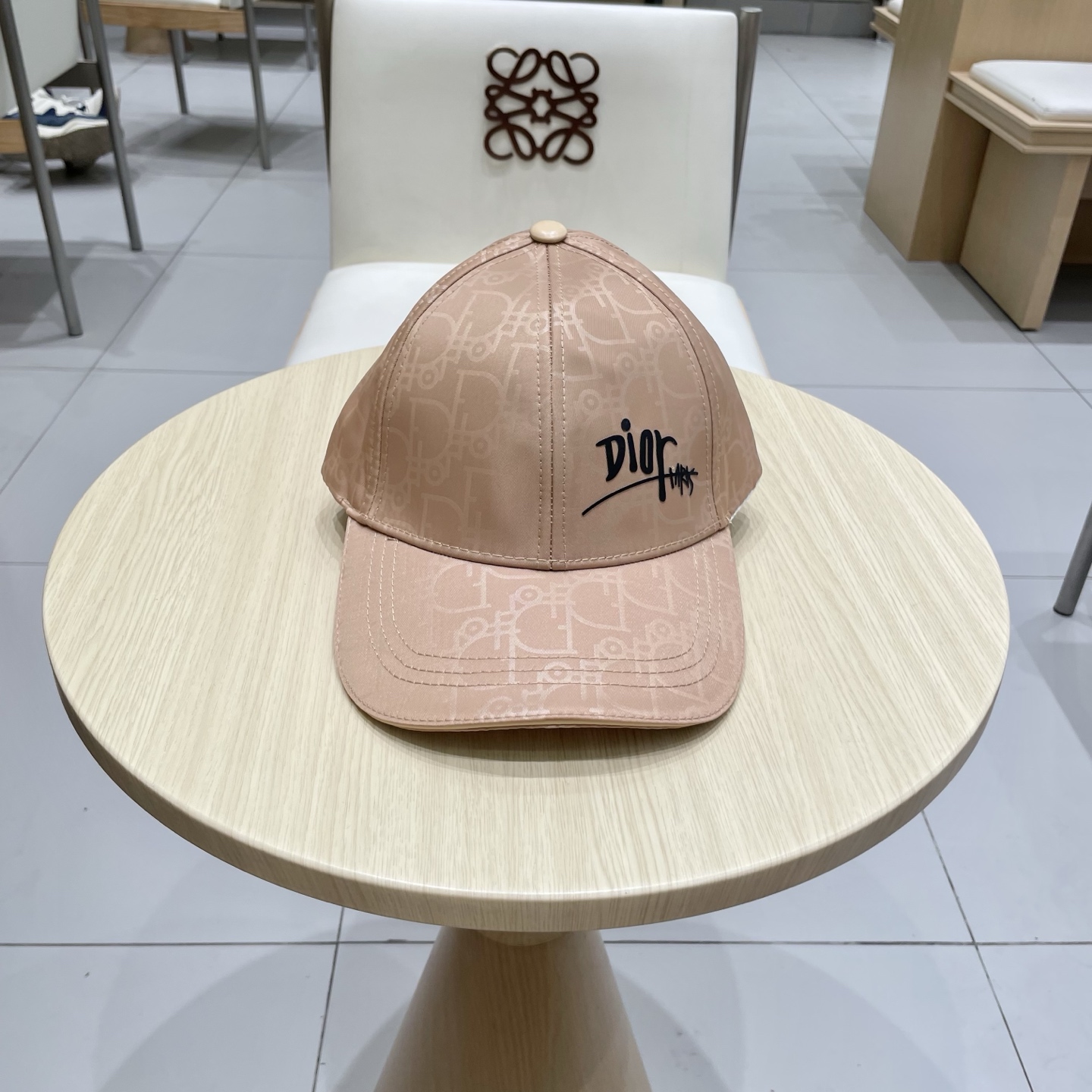 NO:765133,Dior's new high-volume baseball cap is now available. The big-name style is super easy to match, so hurry up and get it!  hat, straw hat, bucket hat, baseball cap, hat, dior, dior, espadrilles, hats19860909Dior 迪奥新款走量棒球帽新款出货,大牌款超好搭配,赶紧入手！帽子草帽渔夫帽棒球帽,帽子,dior,dior,espadrilles,hats,hat
