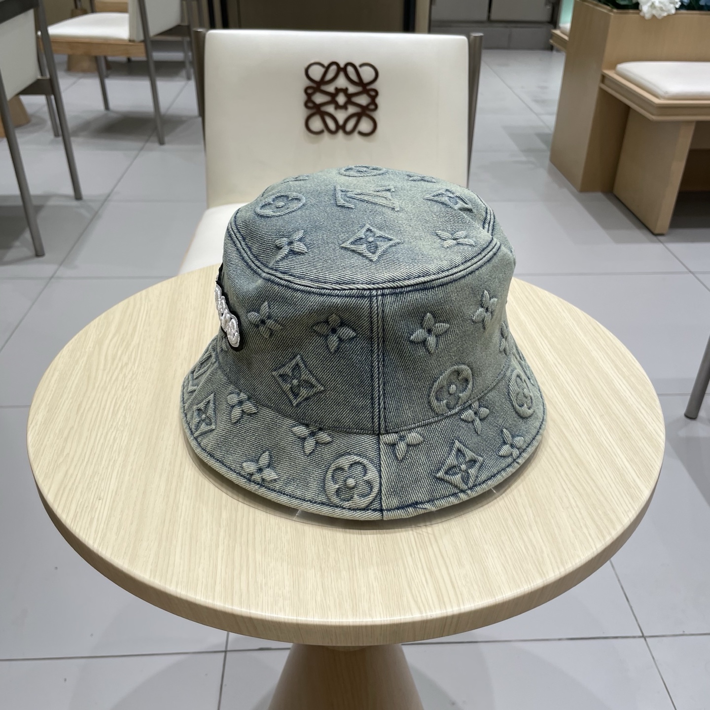 NO:765113,LV Louis Vuitton new denim bucket hat, head circumference 57cm, unisex hat straw hat bucket hat baseball cap, hat, louis vuitton, louis vuitton, espadrilles, hats19860909LV路易威登新款牛仔渔夫帽,头围57cm 男女通用帽子草帽渔夫帽棒球帽,帽子,louis vuitton,louis vuitton,espadrilles,hats,hat