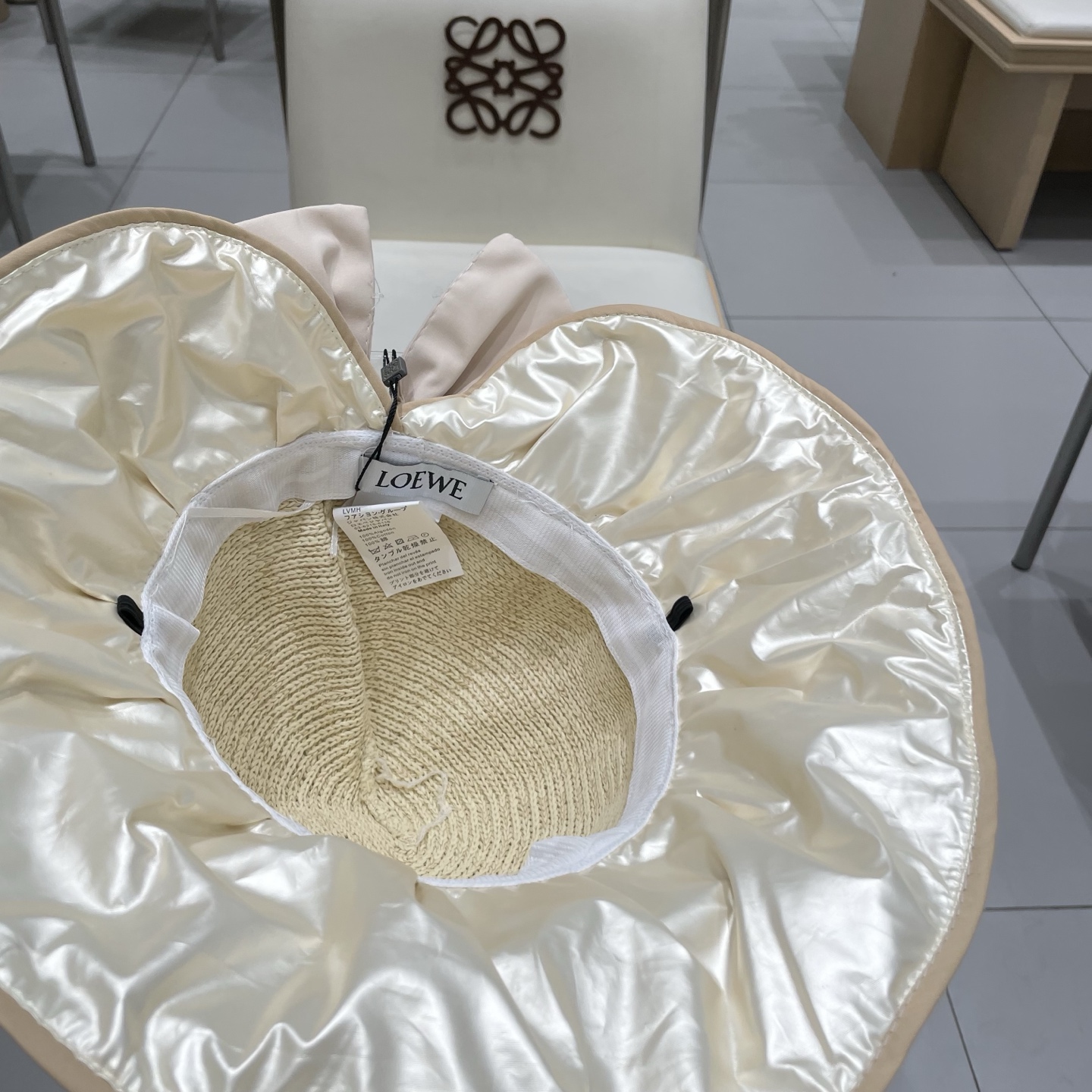 罗意威女款2025新款大檐黑胶渔夫帽夏季百搭出游度假海边防晒遮阳帽