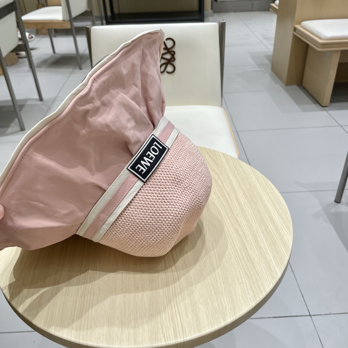 罗意威女款2025新款大檐黑胶渔夫帽夏季百搭出游度假海边防晒遮阳帽