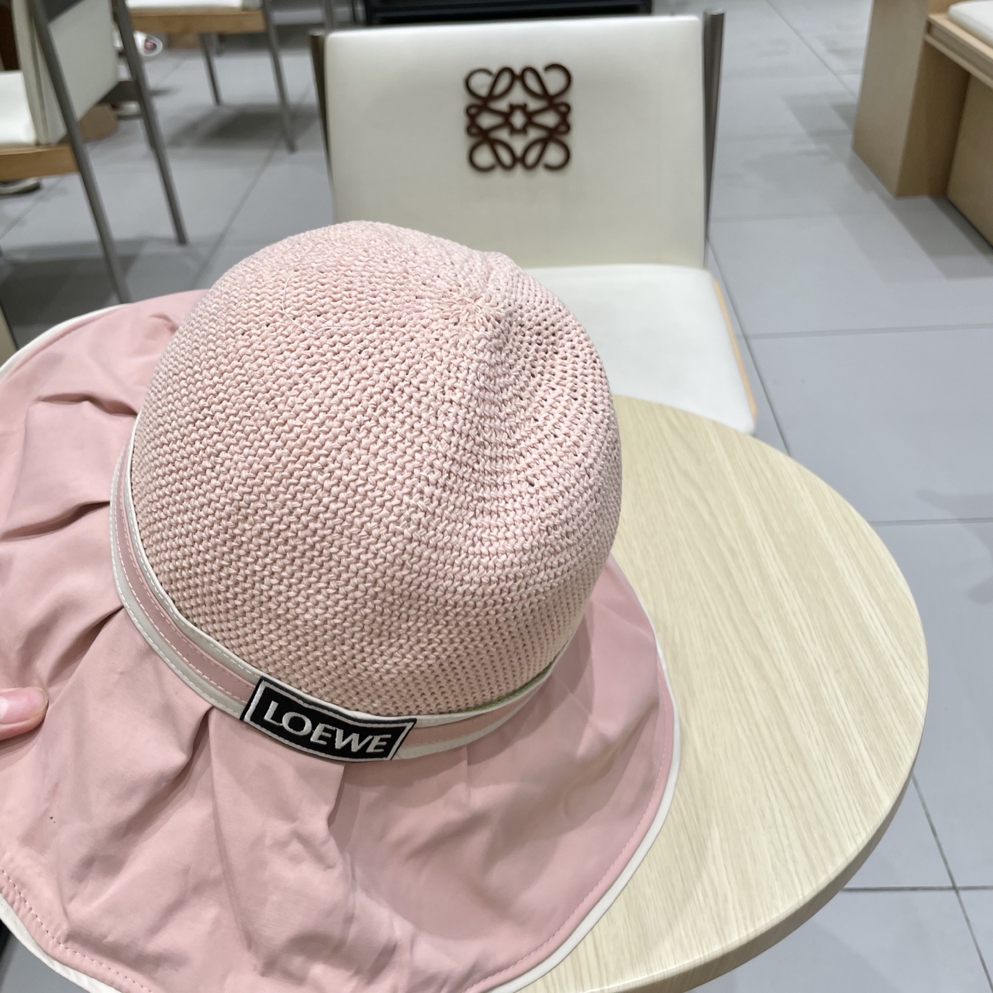 罗意威女款2025新款大檐黑胶渔夫帽夏季百搭出游度假海边防晒遮阳帽