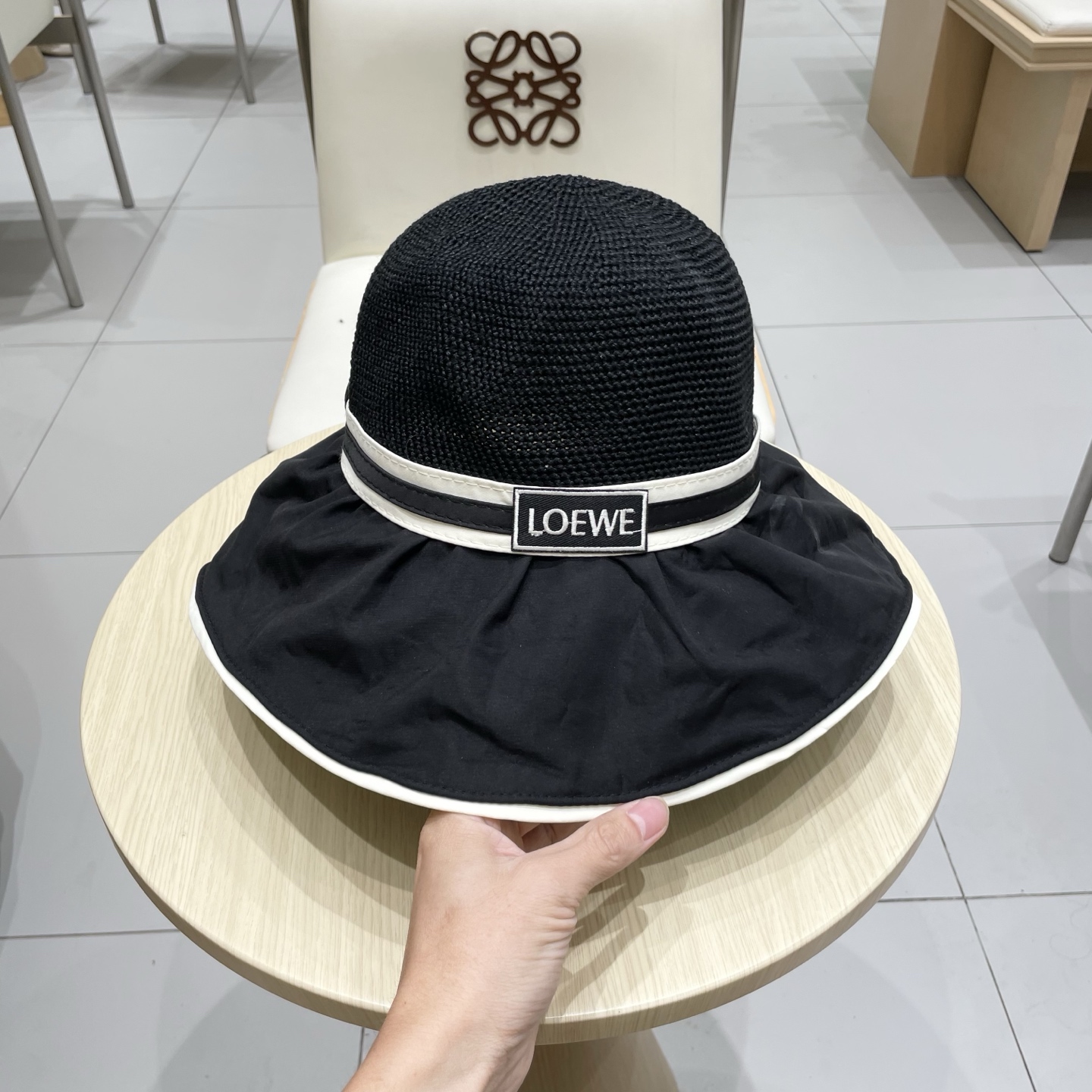 罗意威女款2025新款大檐黑胶渔夫帽夏季百搭出游度假海边防晒遮阳帽