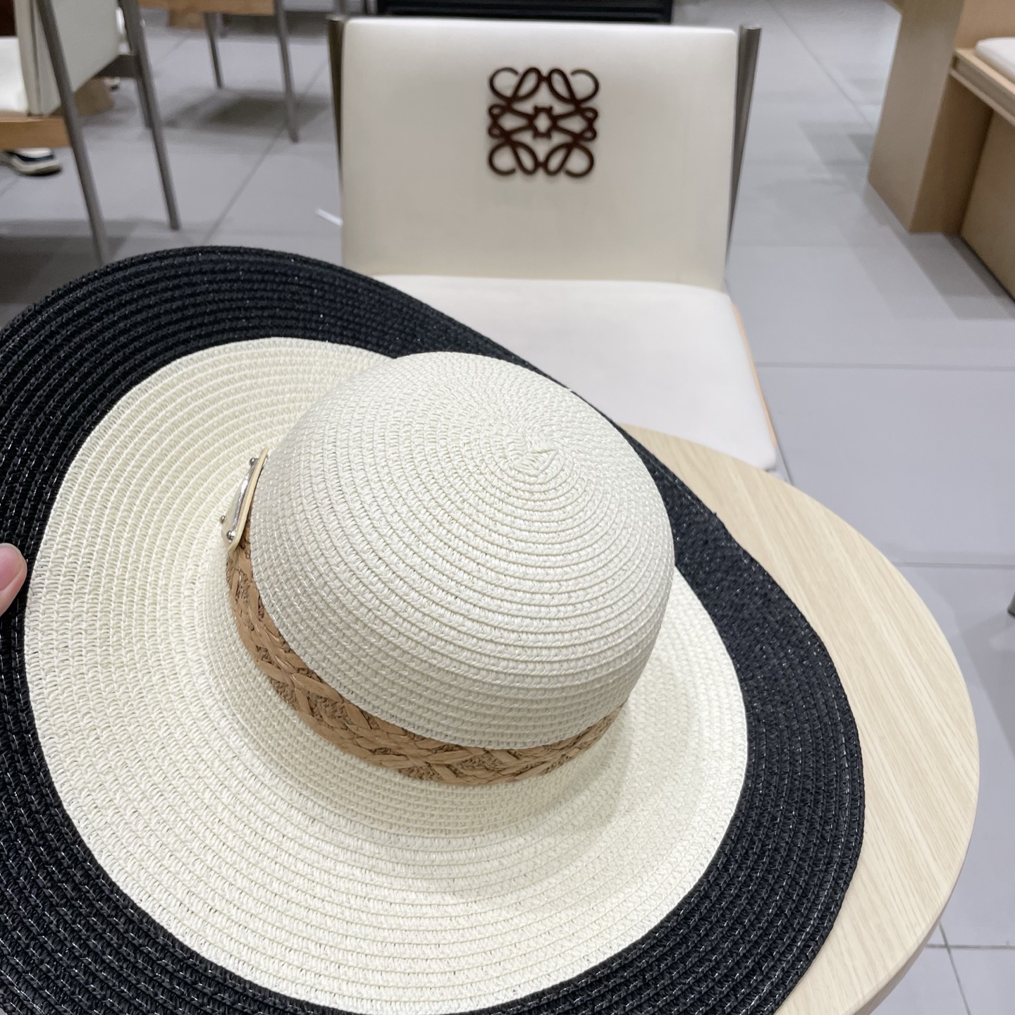   PRADA普拉达草帽， 大帽檐简约百搭款，头围57cm