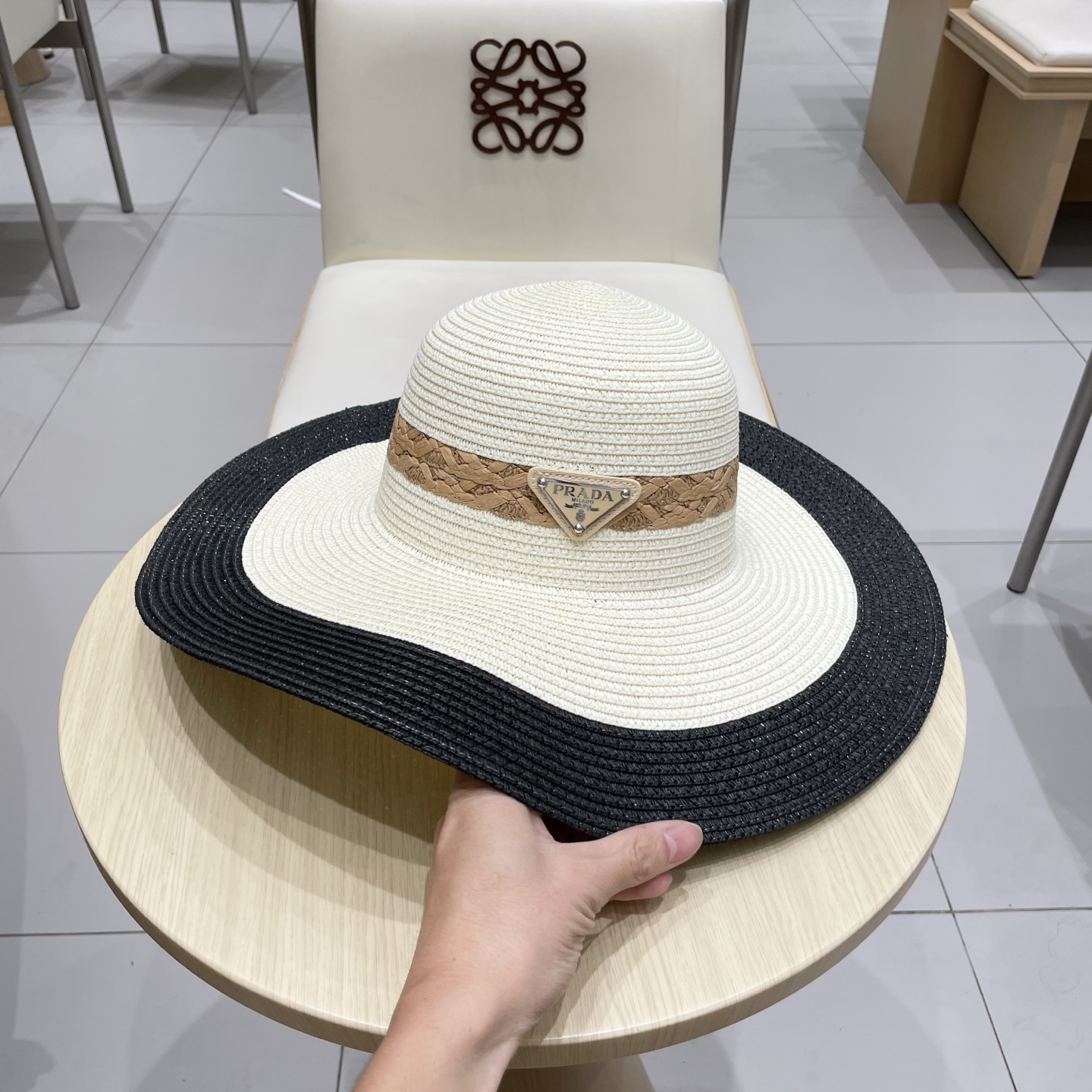   PRADA普拉达草帽， 大帽檐简约百搭款，头围57cm