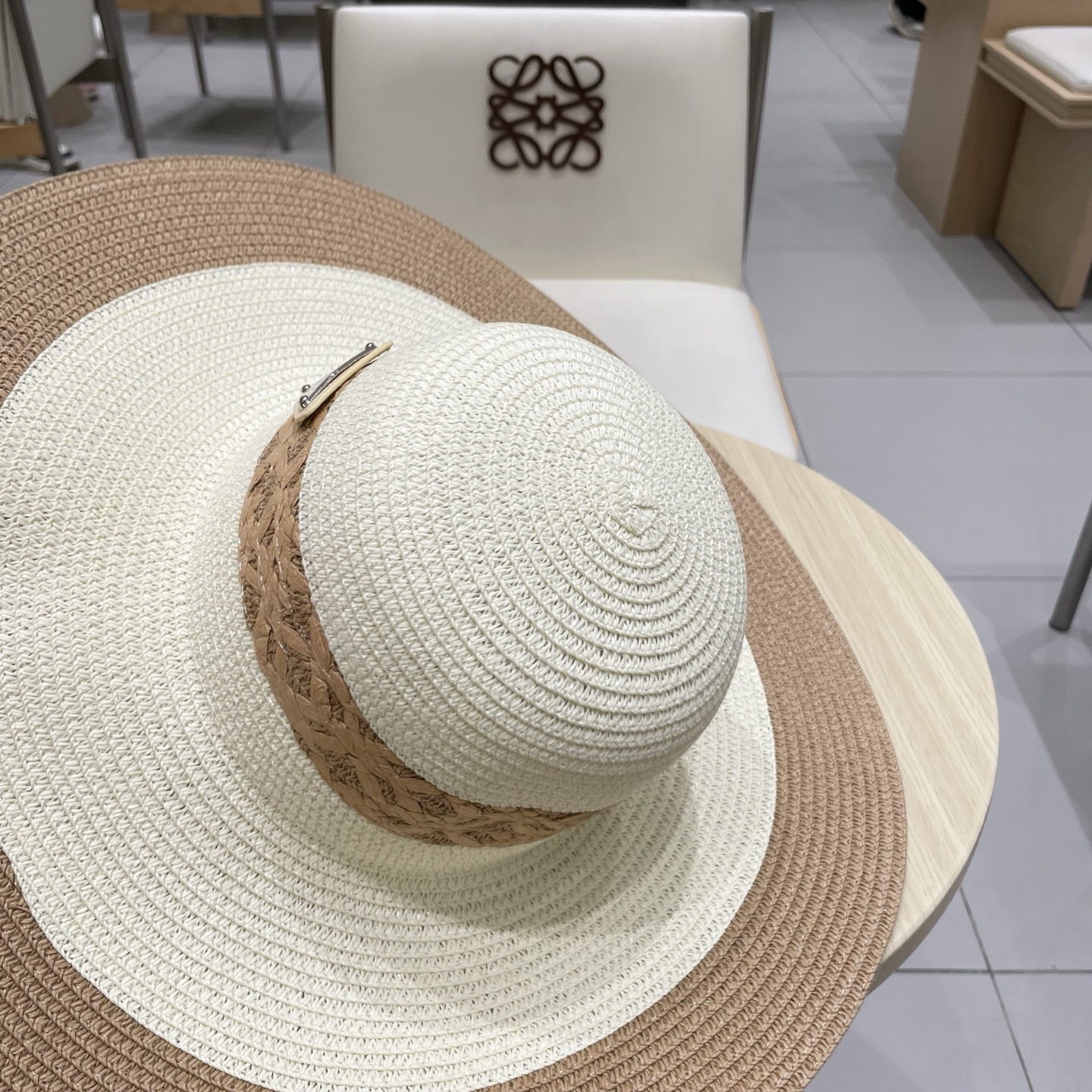   PRADA普拉达草帽， 大帽檐简约百搭款，头围57cm