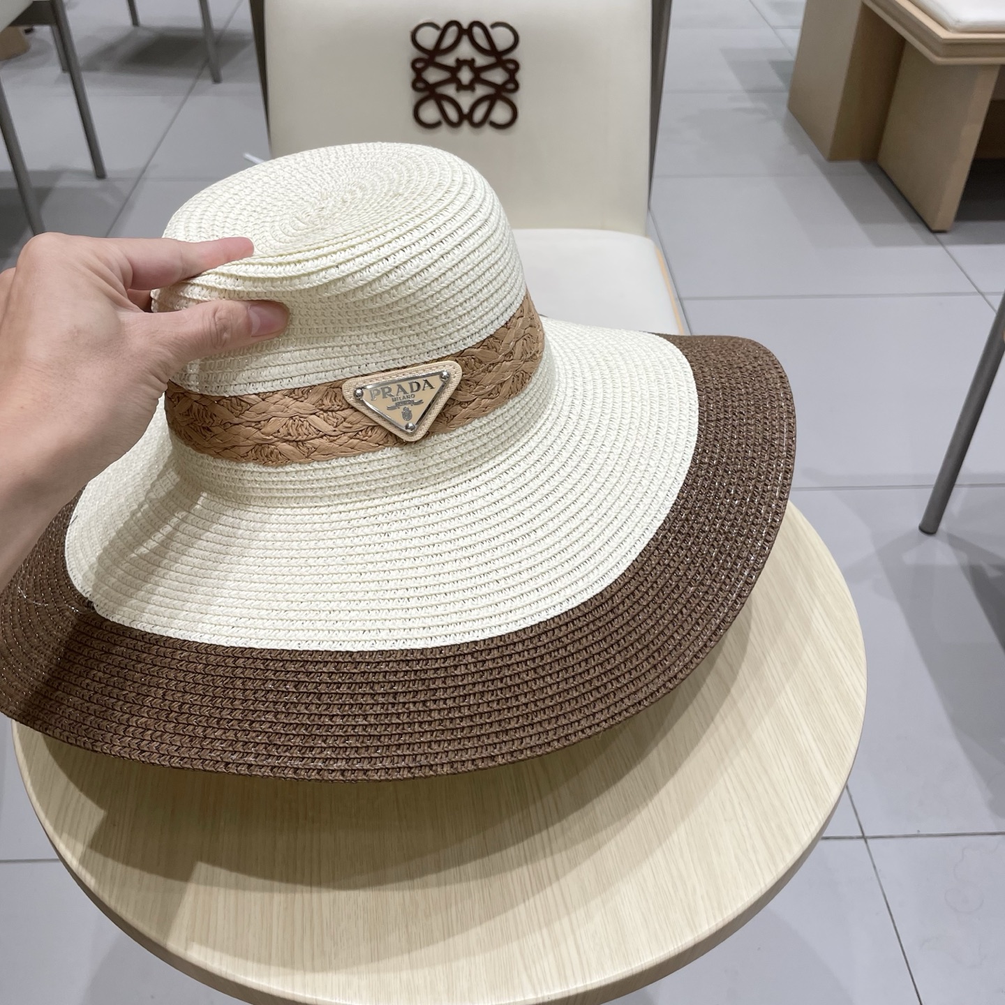   PRADA普拉达草帽， 大帽檐简约百搭款，头围57cm