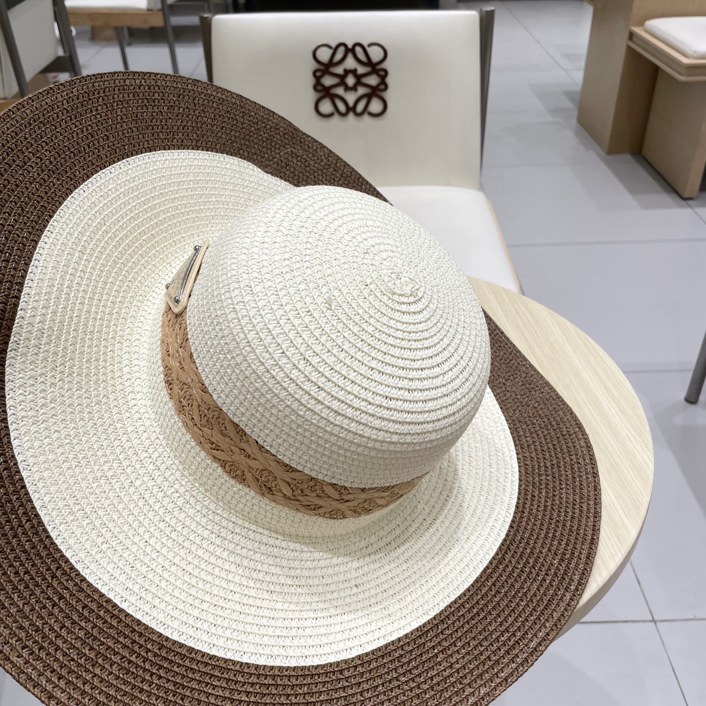   PRADA普拉达草帽， 大帽檐简约百搭款，头围57cm