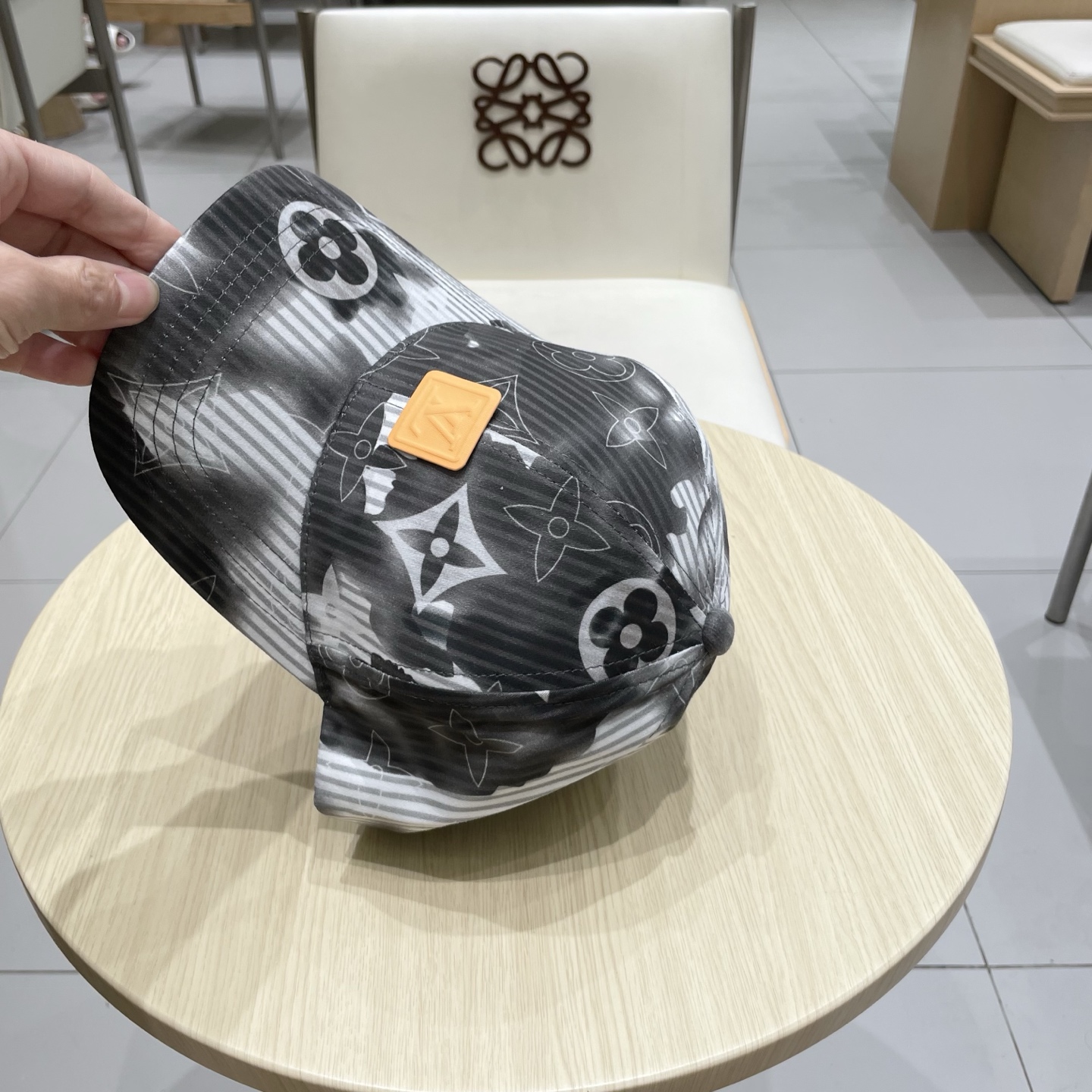 🧢路易威登lv棒球帽 LouisVuitton😍新款重工打造♥️高端大气，百搭款🤗男女通用