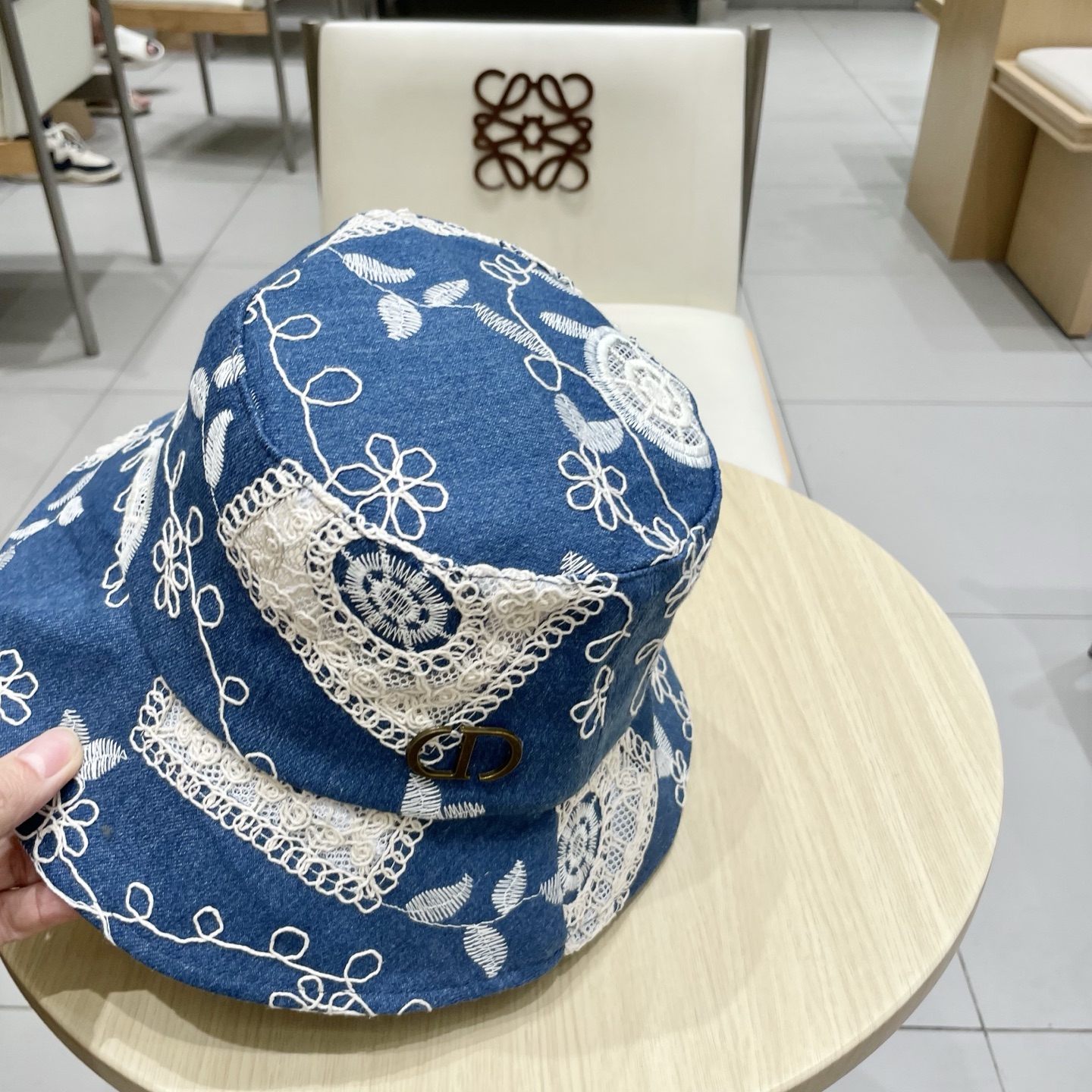  dior迪奥潮流渔夫帽女秋款新款绣花小沿显瘦韩版酷炫青年街头男女帽子