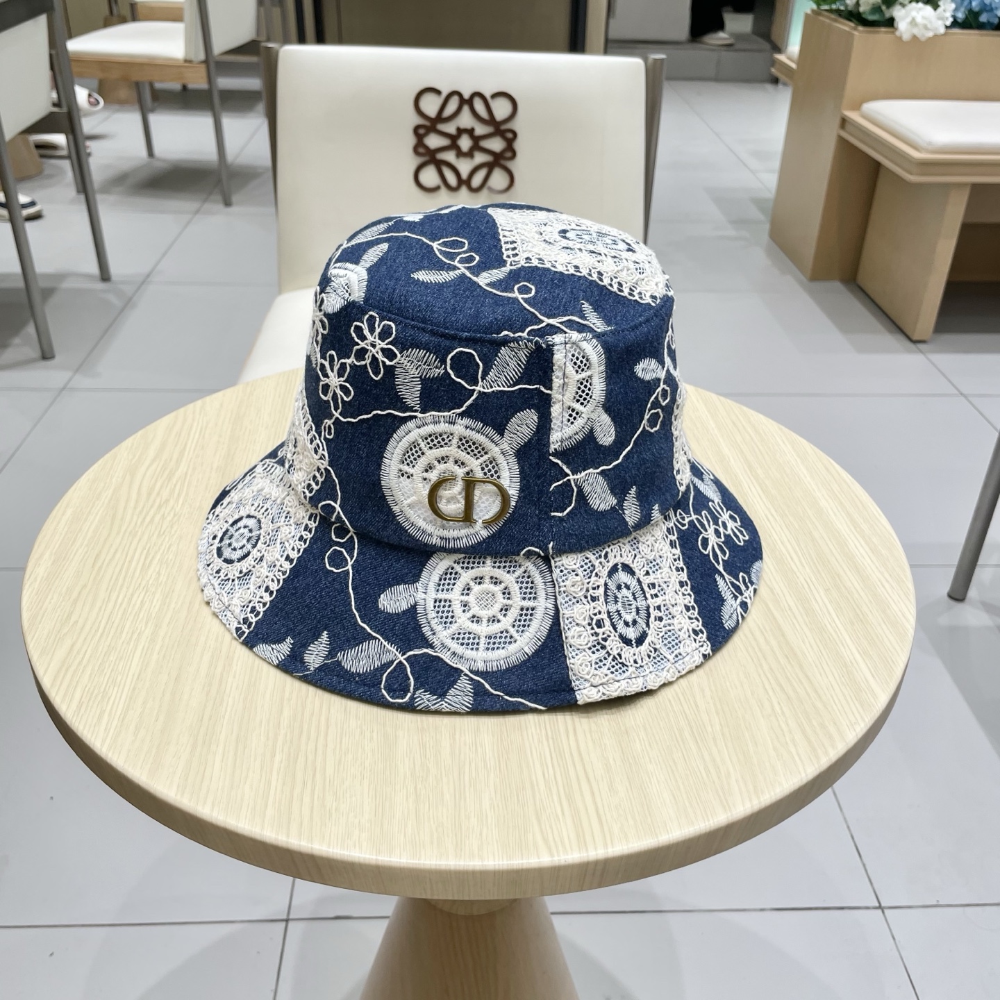  dior迪奥潮流渔夫帽女秋款新款绣花小沿显瘦韩版酷炫青年街头男女帽子