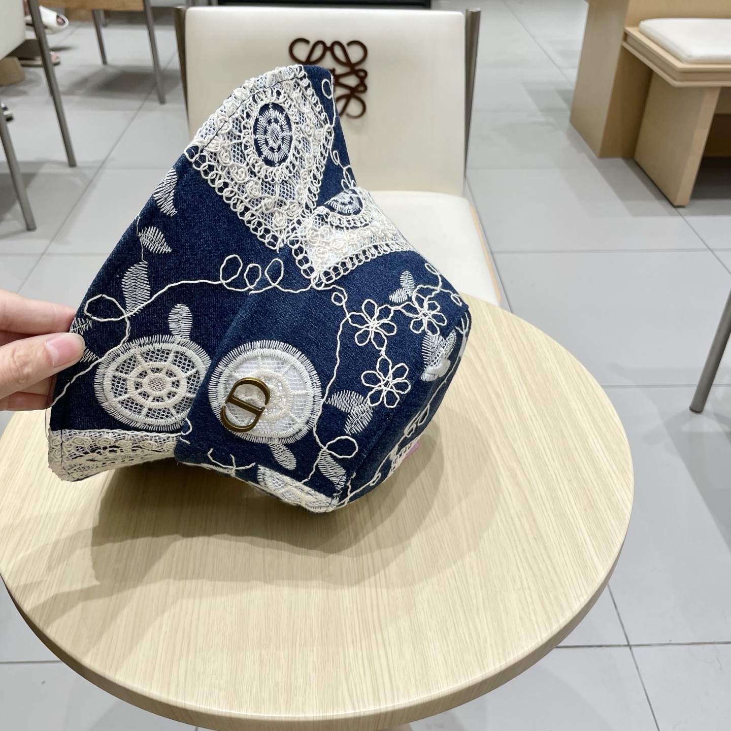  dior迪奥潮流渔夫帽女秋款新款绣花小沿显瘦韩版酷炫青年街头男女帽子