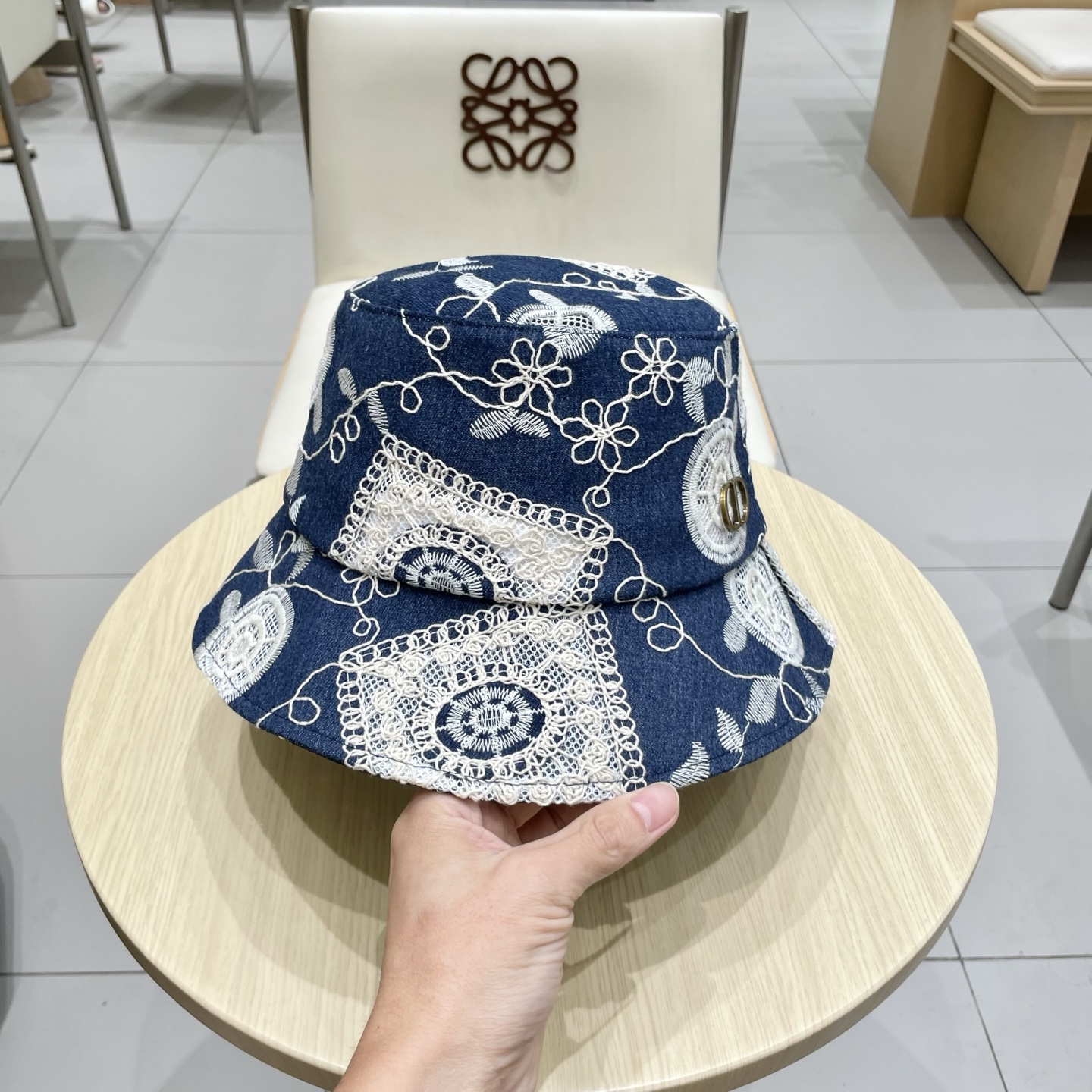  dior迪奥潮流渔夫帽女秋款新款绣花小沿显瘦韩版酷炫青年街头男女帽子